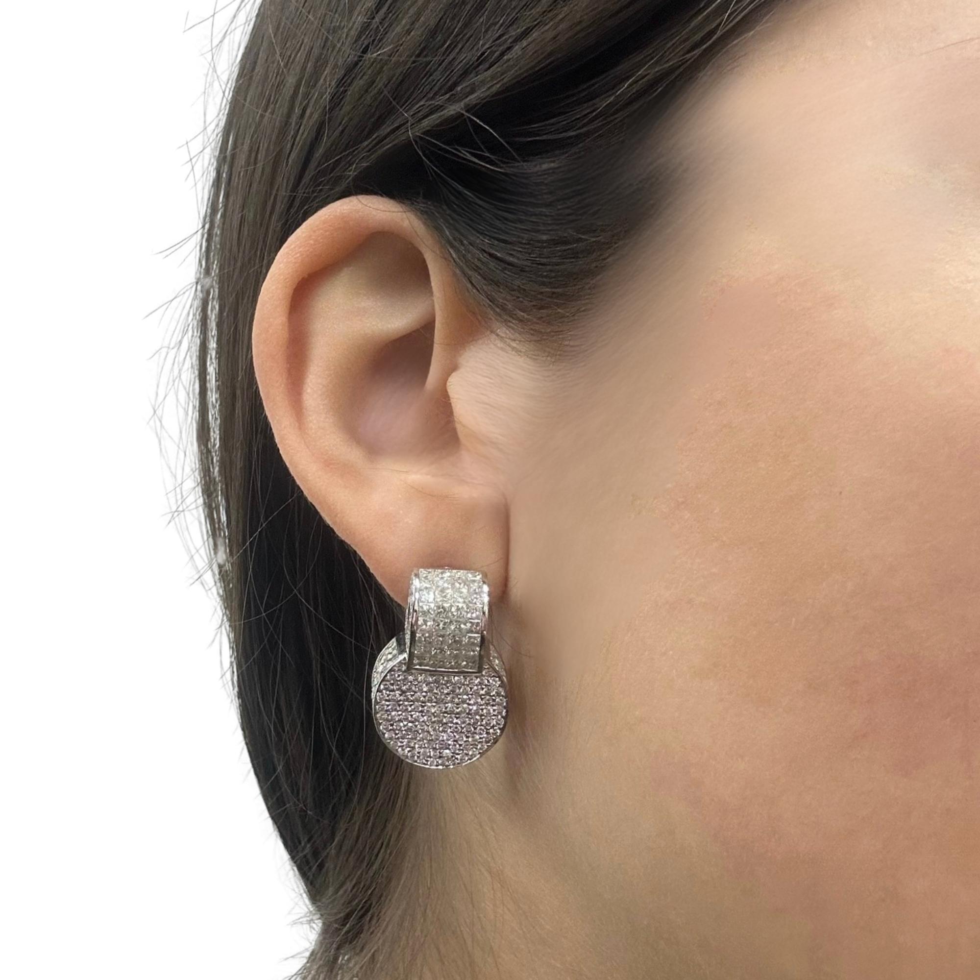 18K White Gold Princess Cut Diamond Earrings In Good Condition For Sale In New York, NY