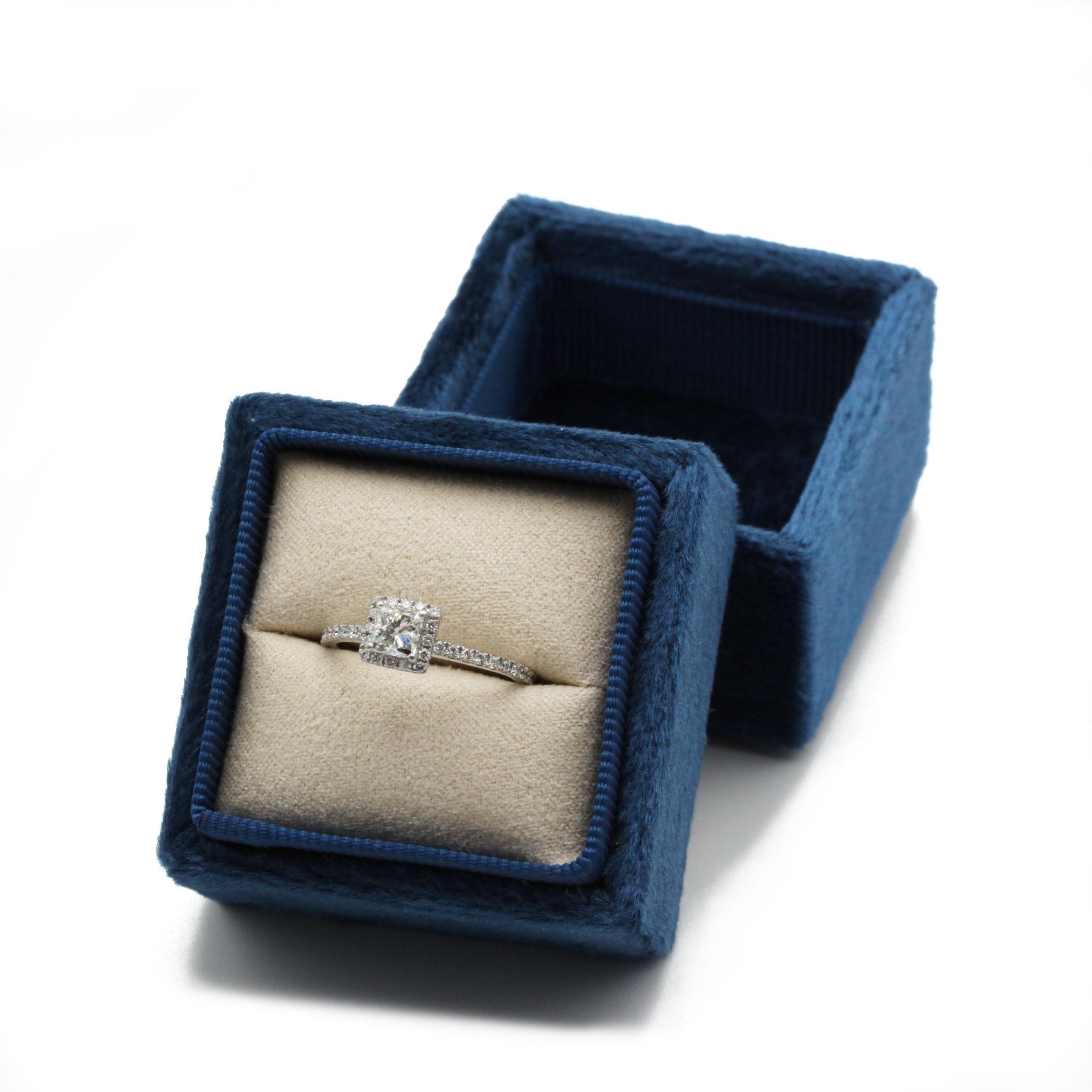 Donna Anello aureola con diamante taglio principessa in oro bianco 18K 0,50 ct G VS in vendita