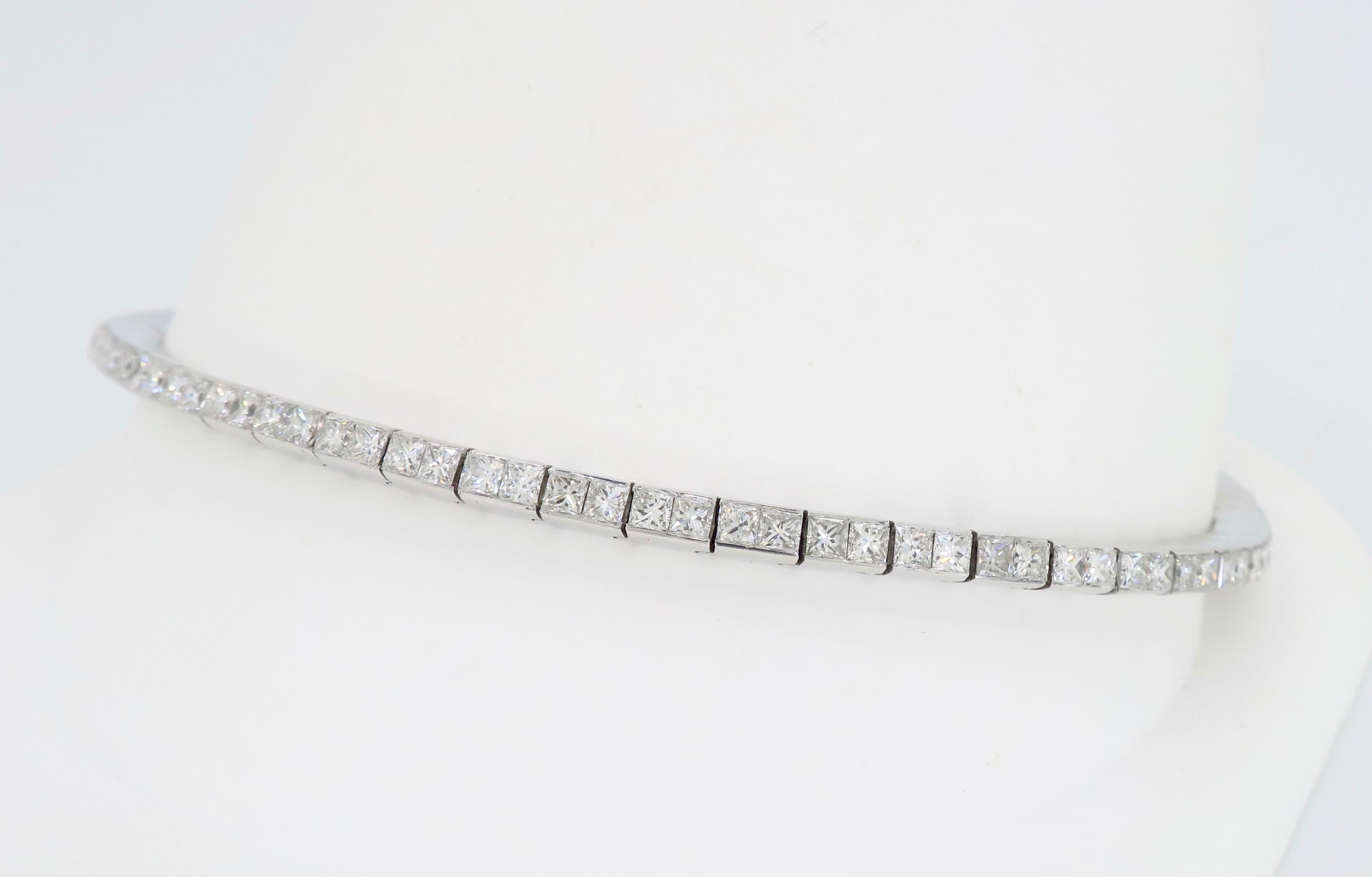 18 Karat White Gold Princess Cut Diamond Line Bracelet In Excellent Condition In Webster, NY