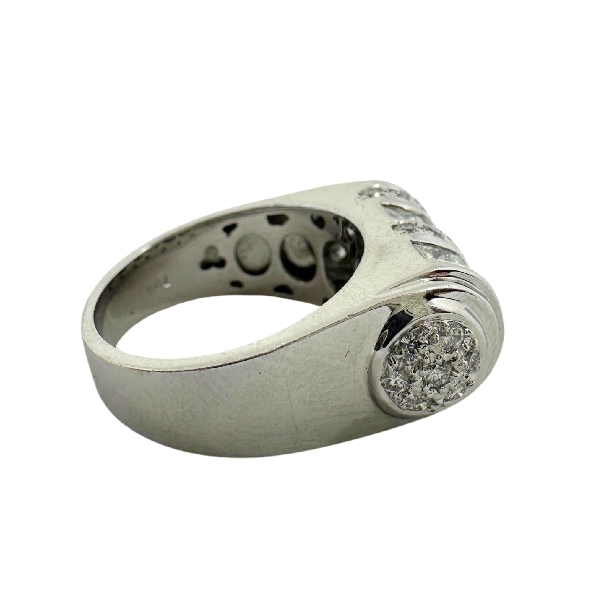 Donna Anello con diamante taglio principessa in oro bianco 18 carati in vendita
