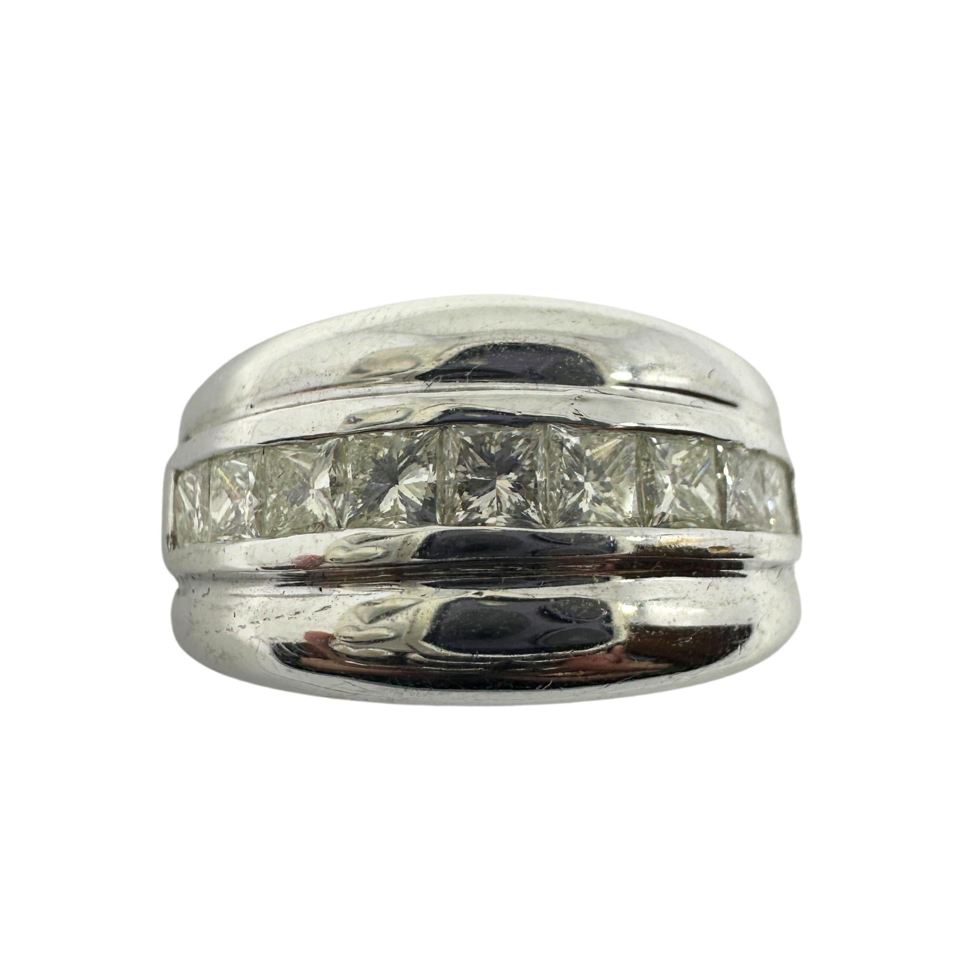 18k White Gold Princess Cut Diamond Wide Band Ring
Condition: In good condition with some minor surface wear consistent with age.
Ring size: 6.50
Width: 10.9mm wide
Markings: “18k” 