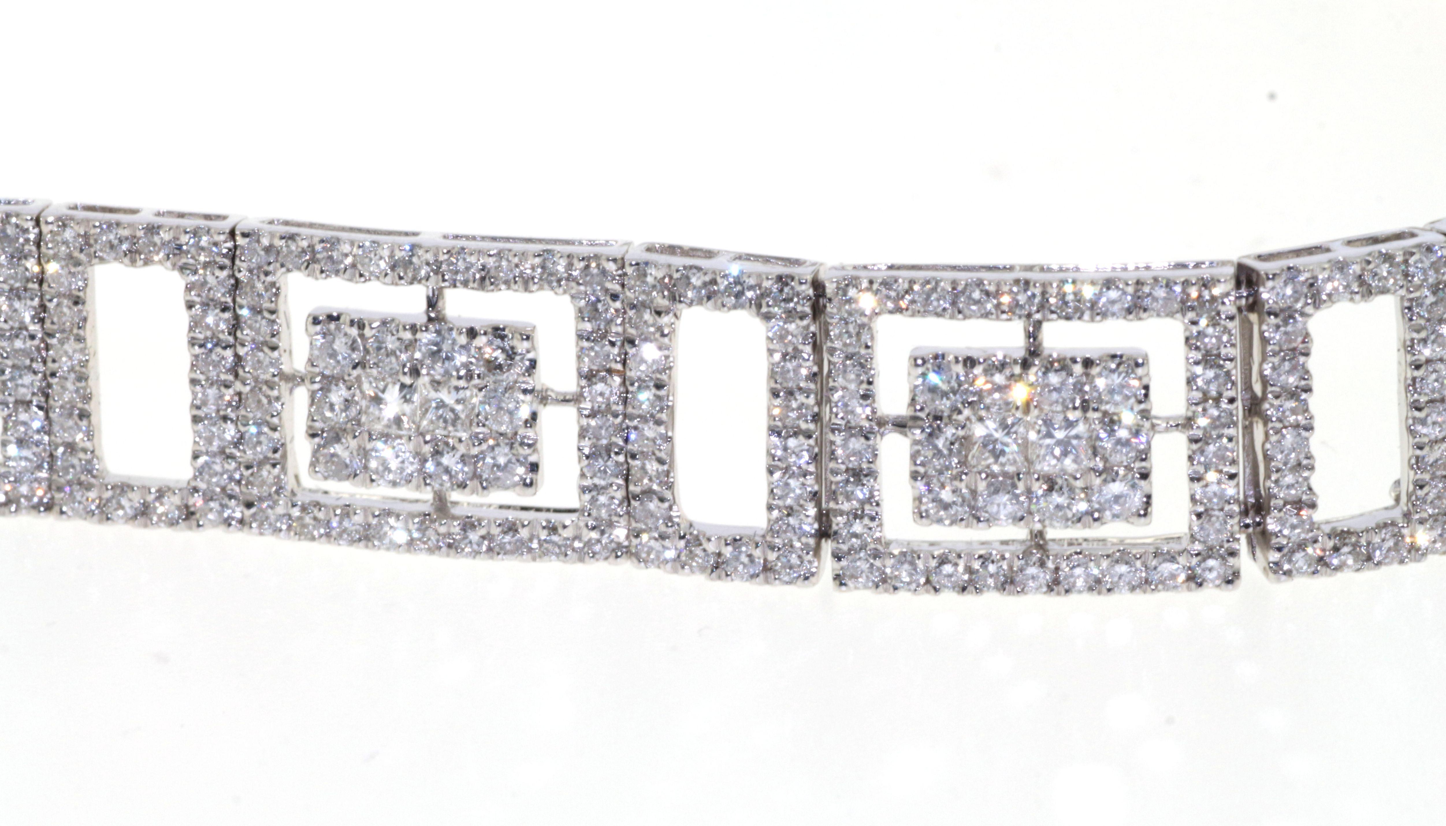 18K White Gold Princess Diamond Bracelet DB-00546 In New Condition For Sale In Hong Kong, HK