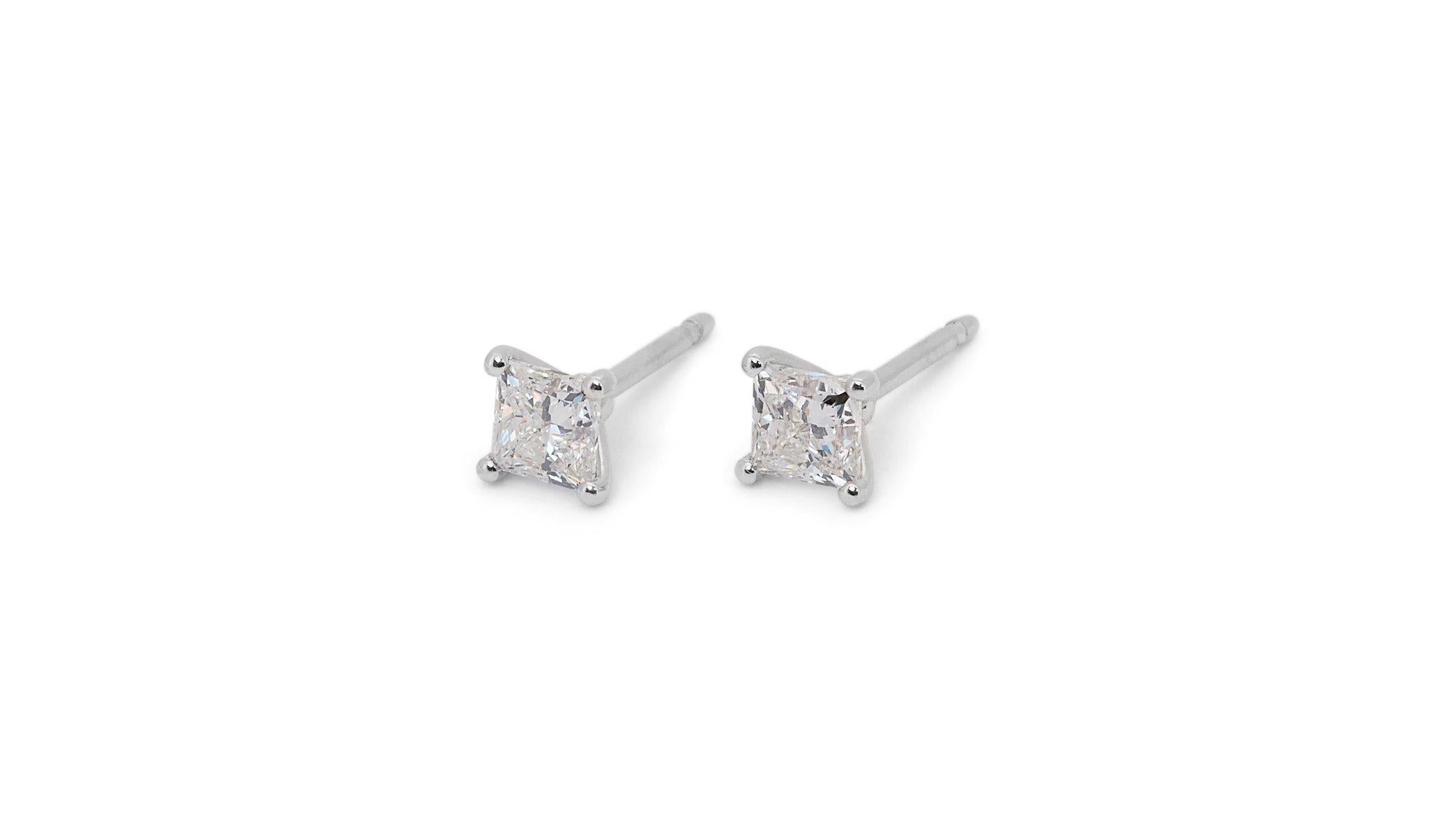 Women's 18k White Gold Princess Stud Earrings with 0.85 ct Natural Diamonds AIG Cert