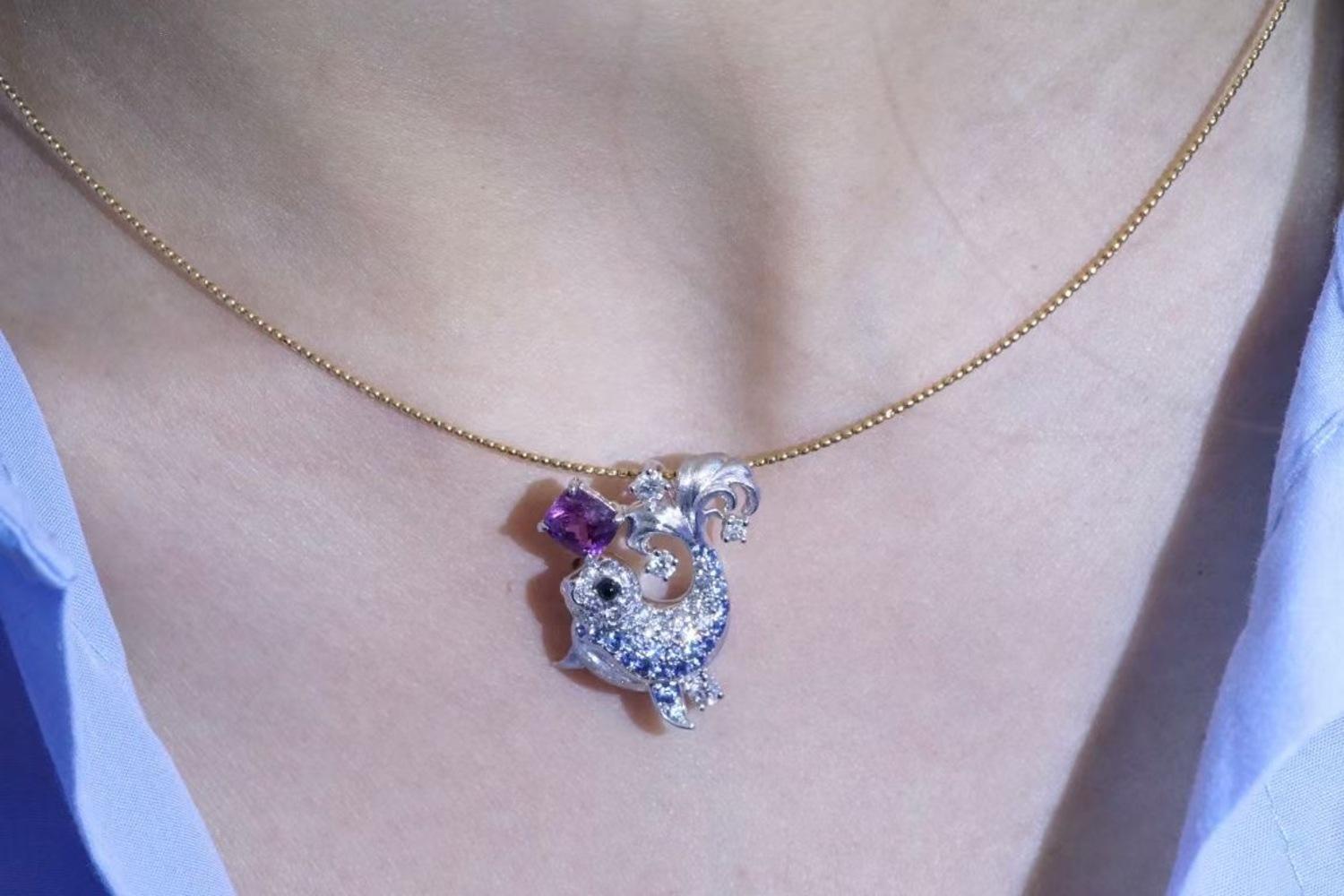 18K White Gold Purple 1.10CT Sapphire & Blue Sapphire Seal Pendant with Diamonds For Sale 2