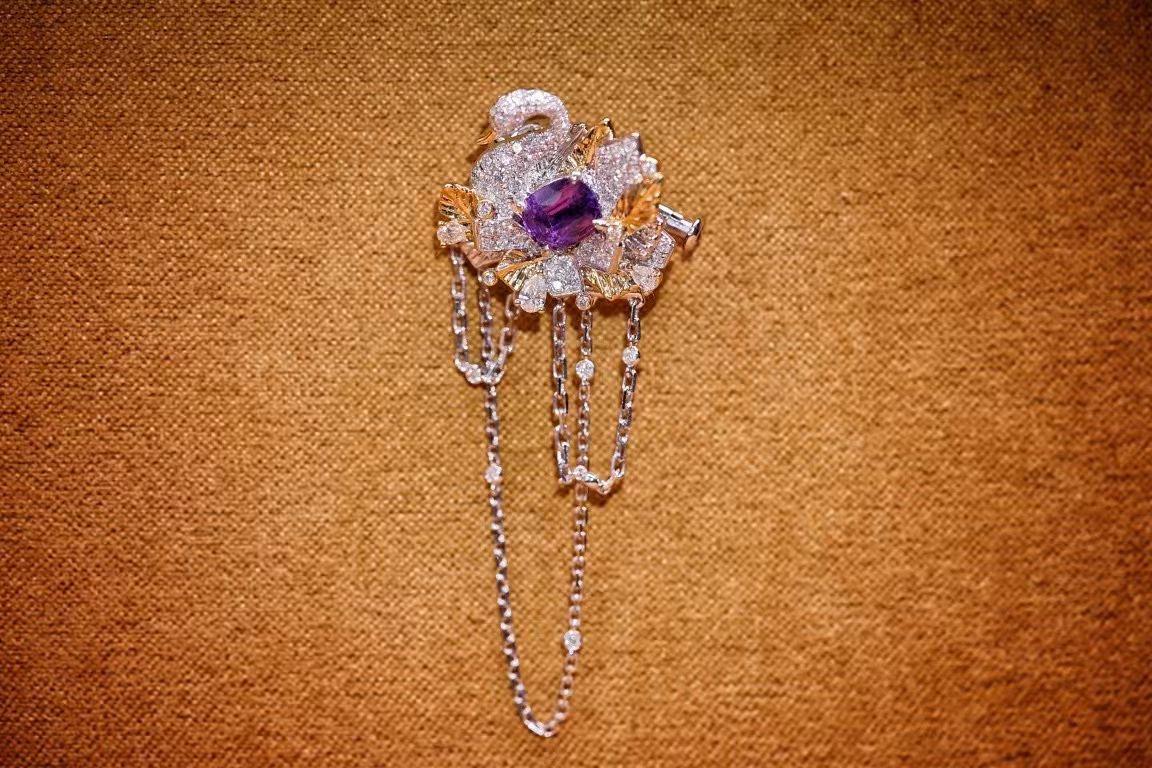 Cushion Cut 18K White Gold Purple Sapphire & Diamond 'Swan' Brooch Pendant For Sale