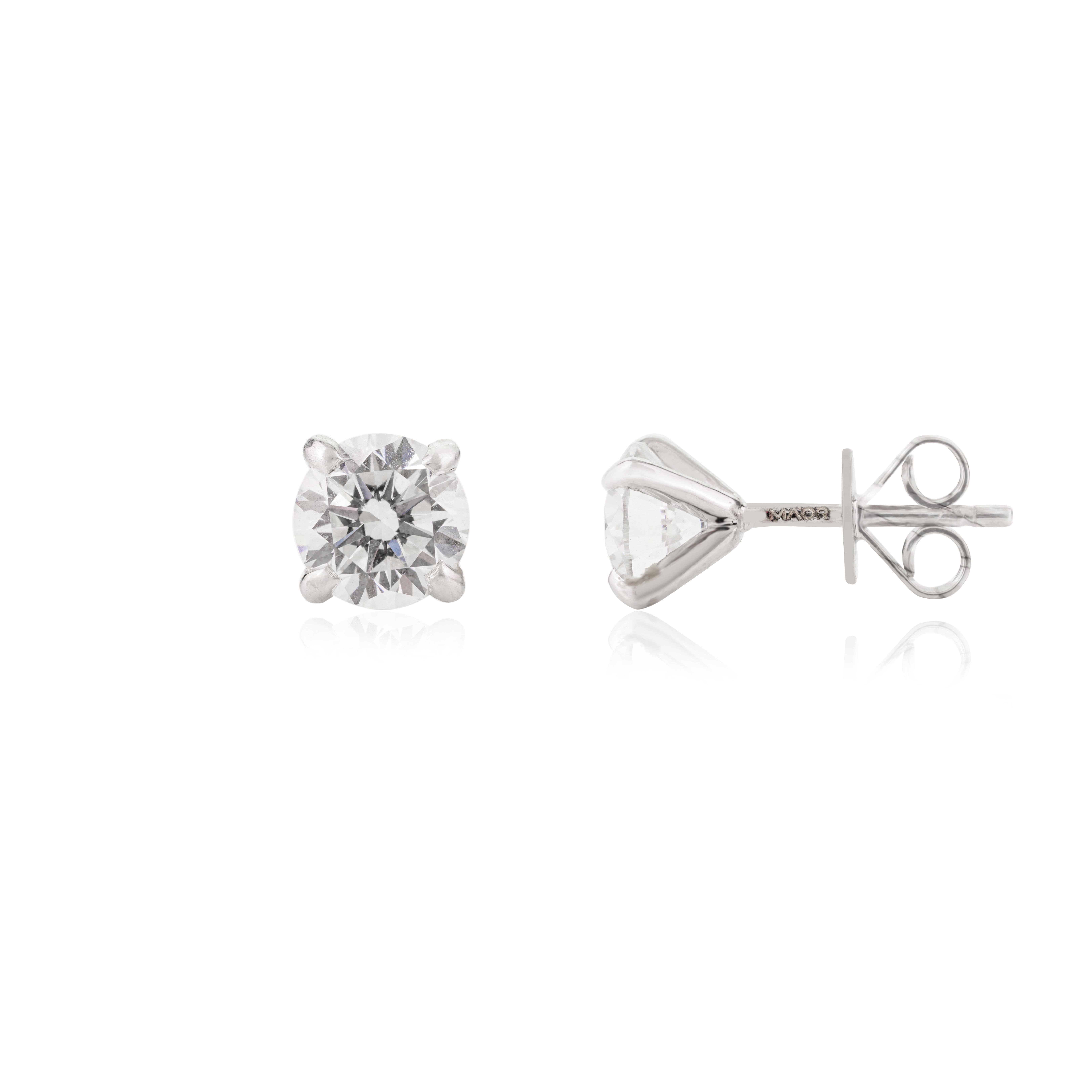 Round Cut 18k White Gold Push-Back Moissanite Stud Earrings Engagement Present for Her For Sale