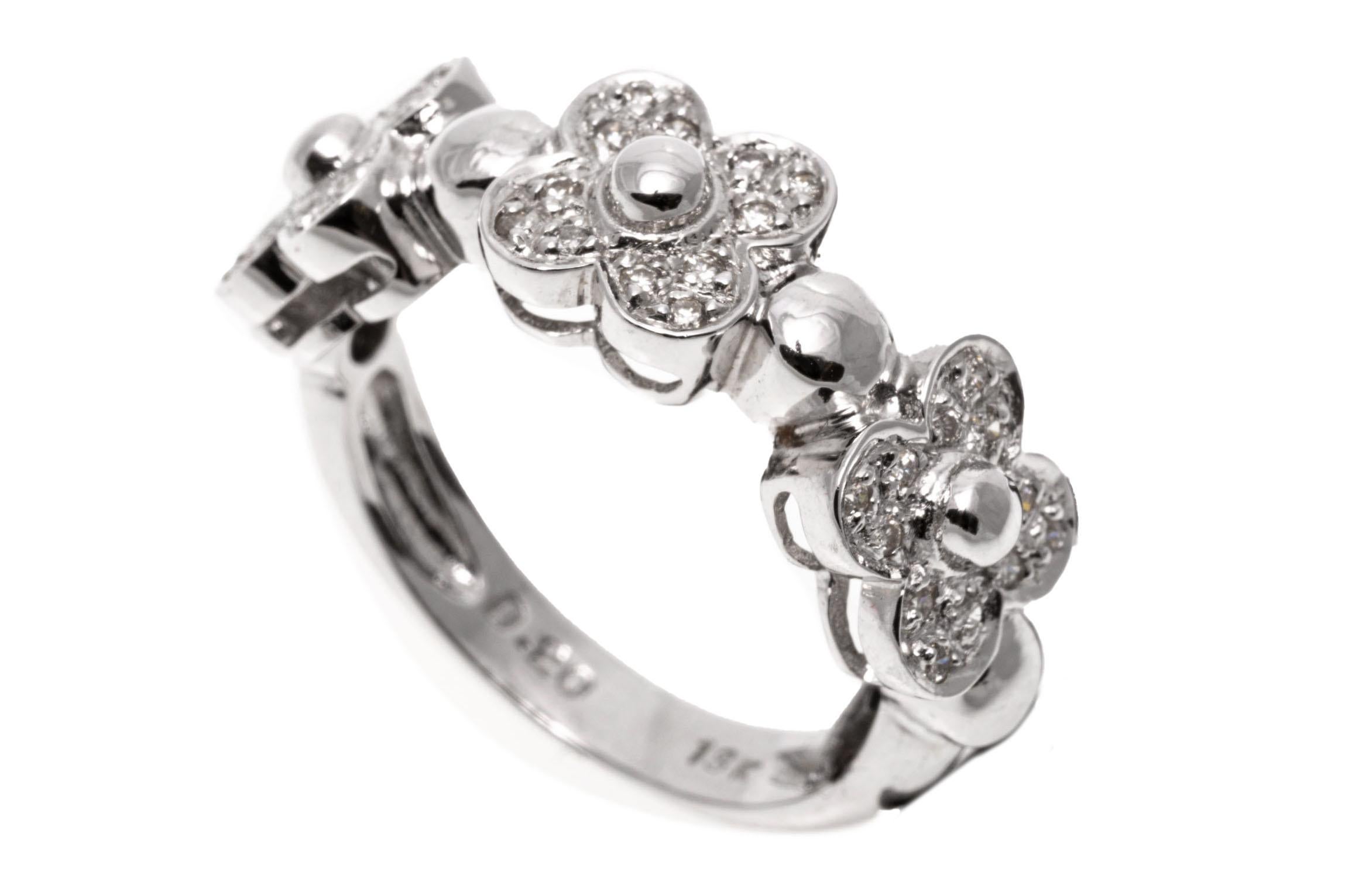 18k White Gold Quatrefoil Flower Motif Band Ring With Pave Diamonds, Size 6.75 For Sale 1