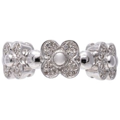 18 Karat Weißgold Quatrefoil Blumenmotiv Ring mit Pavé-Diamanten, Größe 6,75