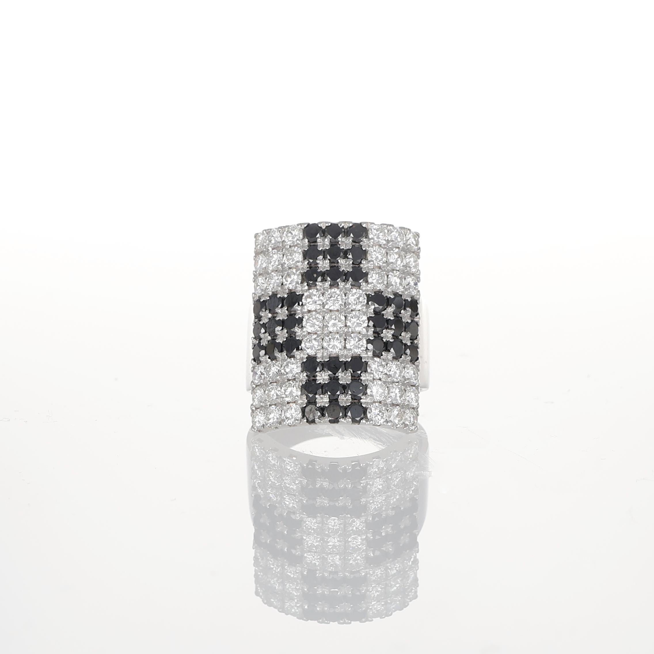 Brilliant Cut 18K White Gold Rectangular Band Ring with White and Black Diamonds For Sale