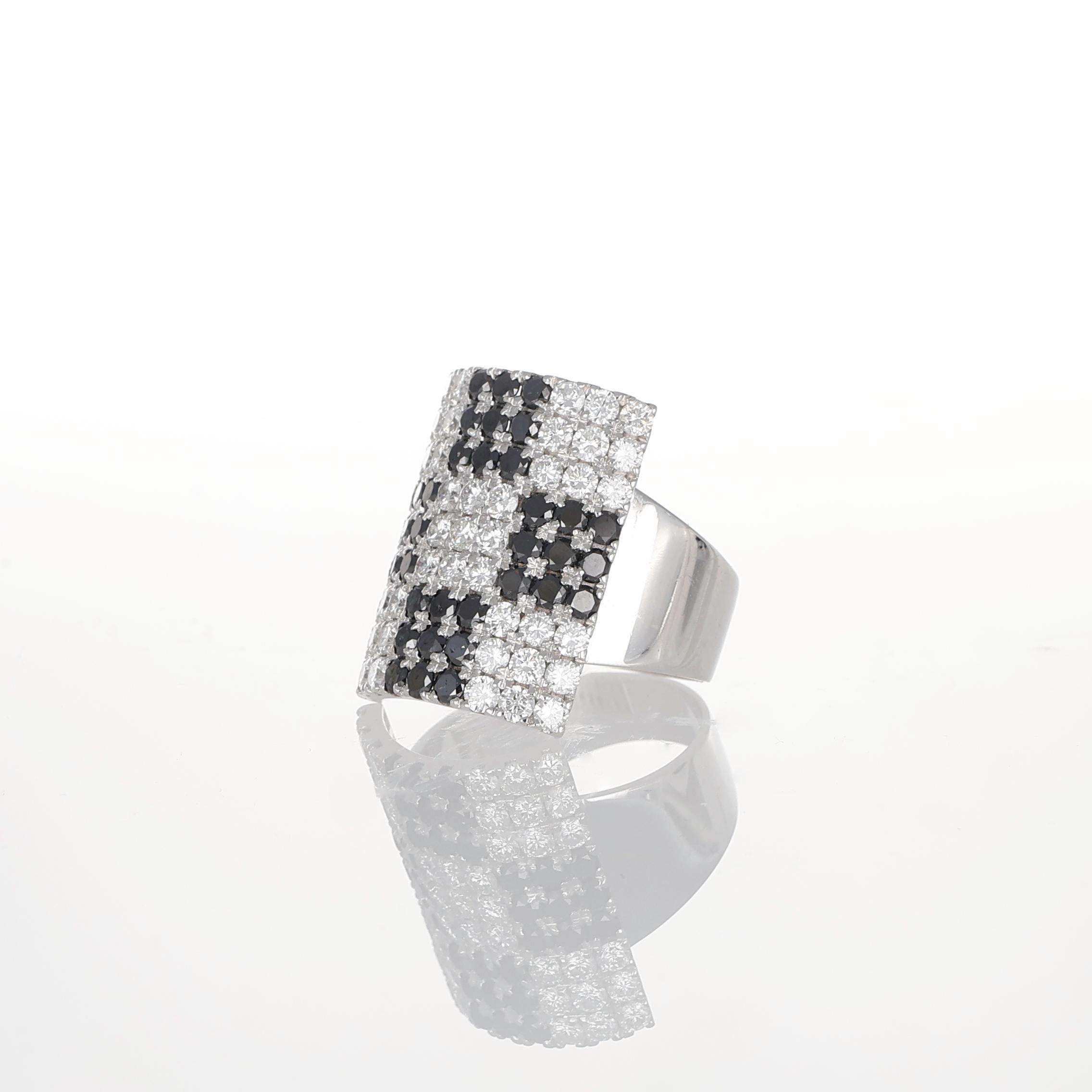 Women's or Men's 18K White Gold Rectangular Band Ring with White and Black Diamonds For Sale