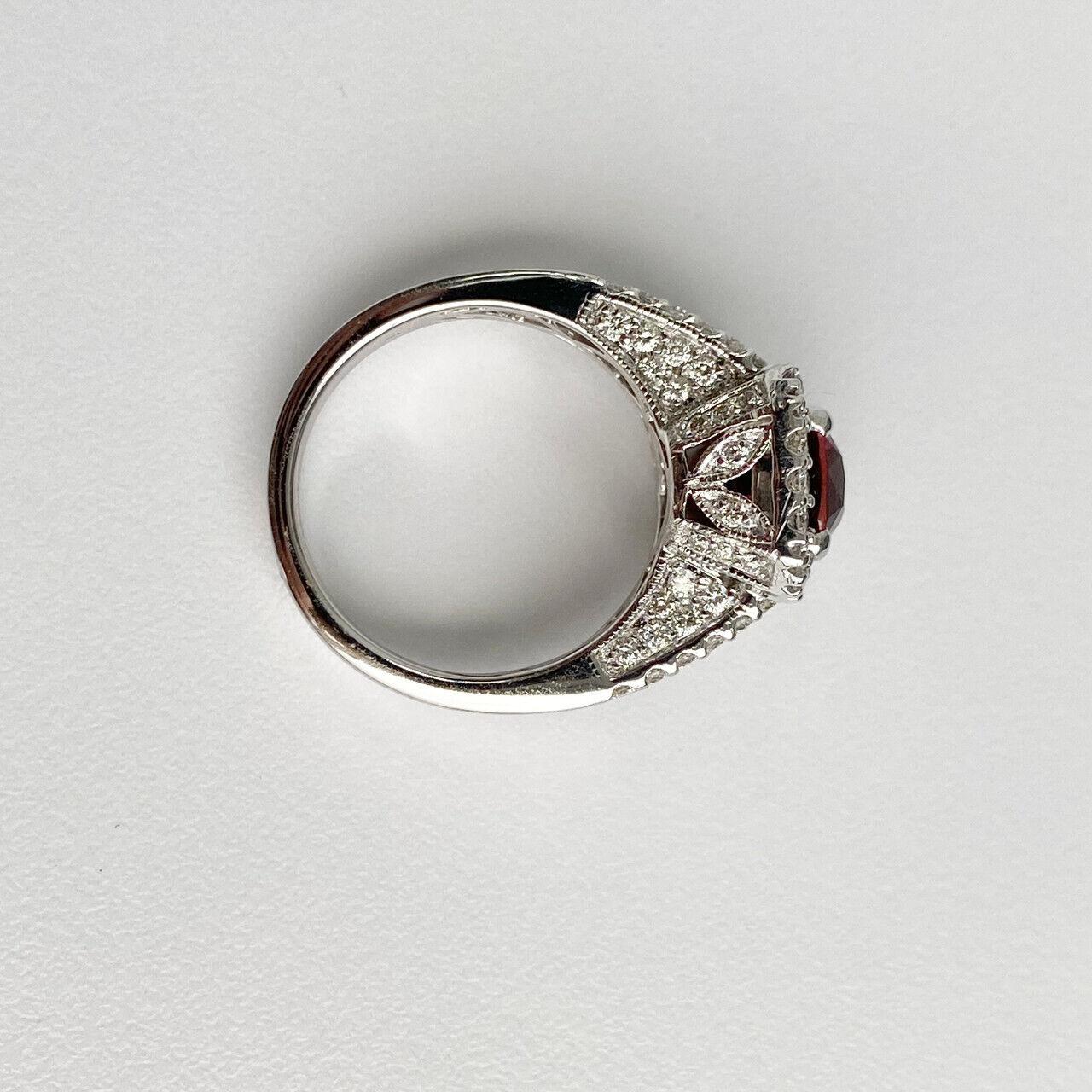 18 Karat Weißgold Ring mit rotem Spinell-Halo und Baguette-Ring Damen im Angebot