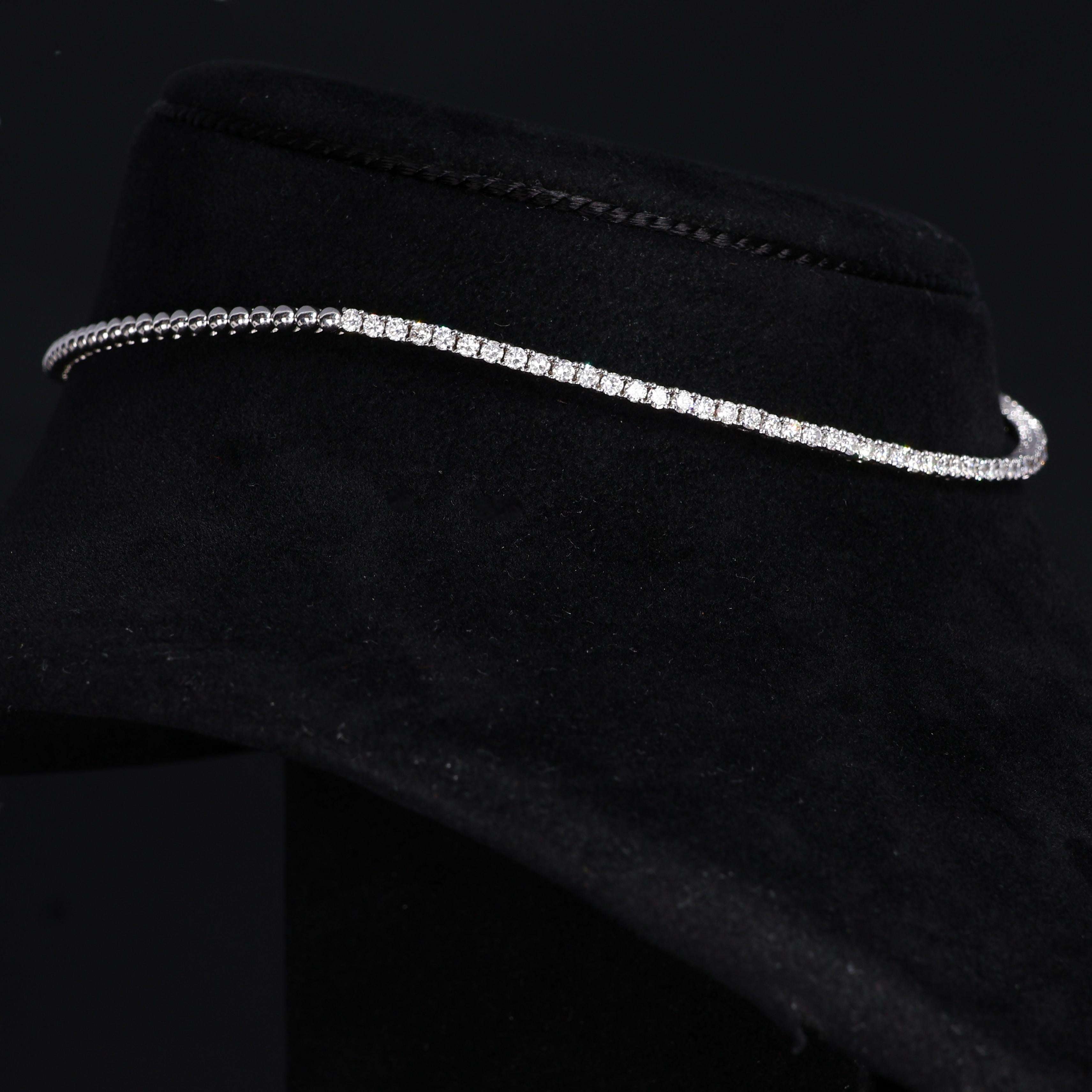 Gargantilla Rígida de Oro Blanco de 18 K con Diamantes Corte brillante en venta