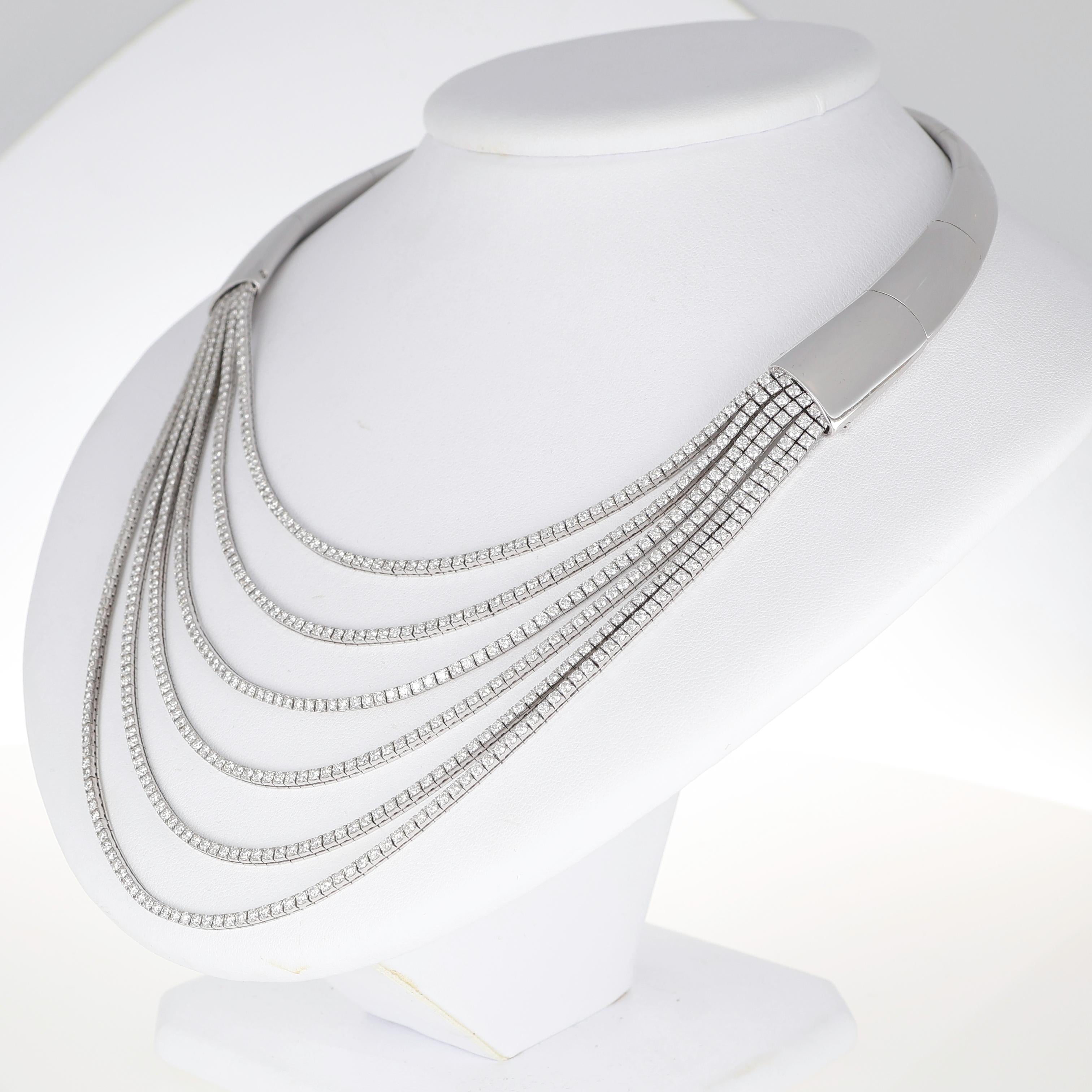 da uomo o donna Girocollo rigido in oro bianco 18K con sei fili incastonati di diamanti in vendita