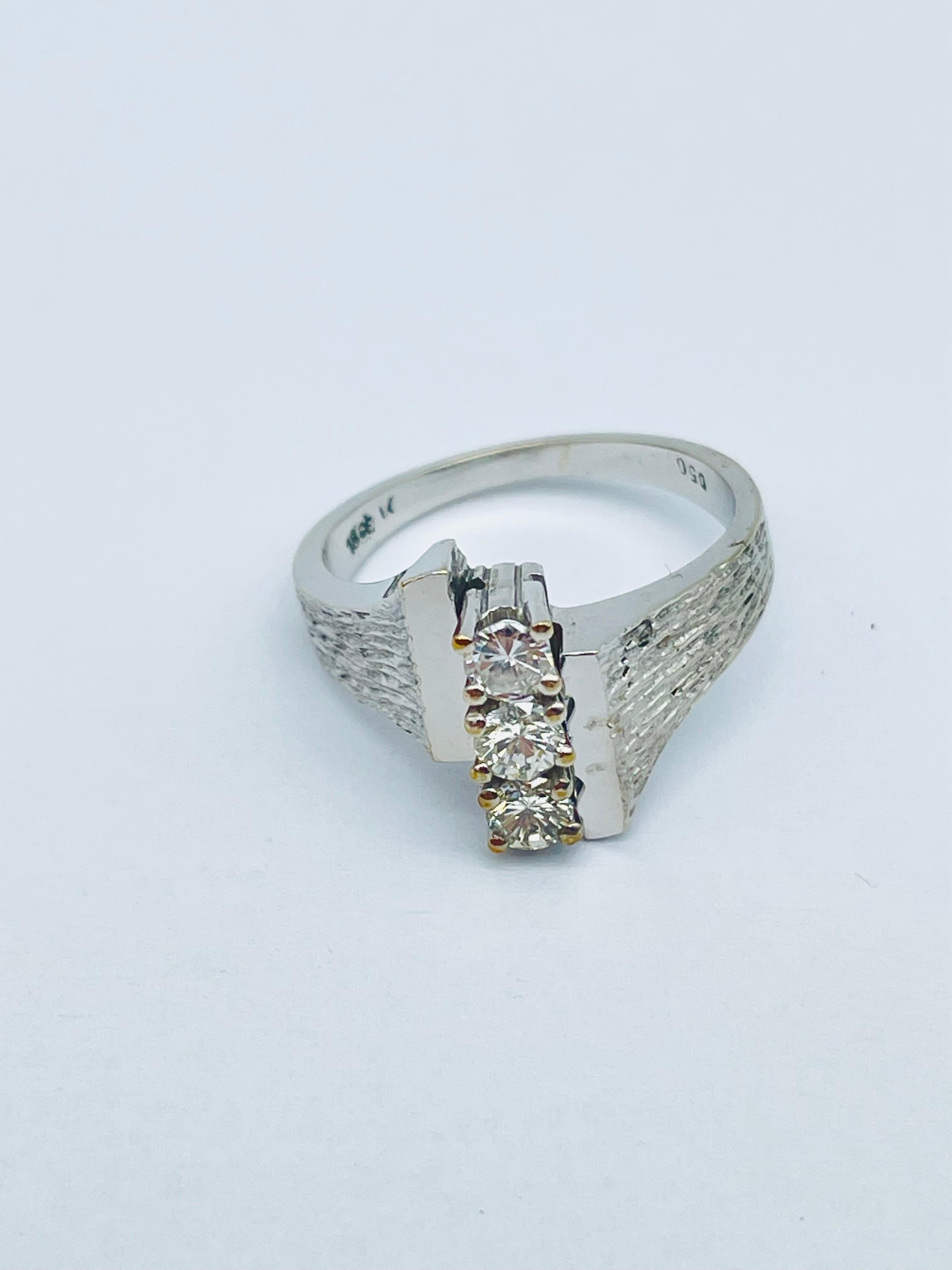 Brilliant Cut 18k White Gold Ring, Diamonds 0.50 Carat For Sale