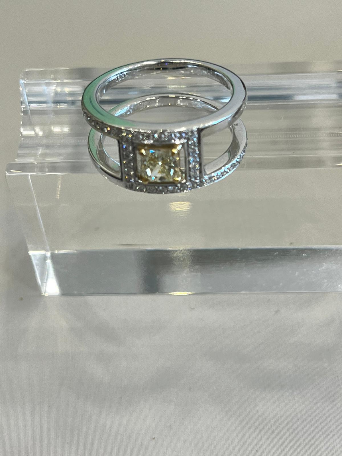 Anillo de oro blanco de 18k en Nuevo estado para la venta en Tel Aviv - Jaffa, IL