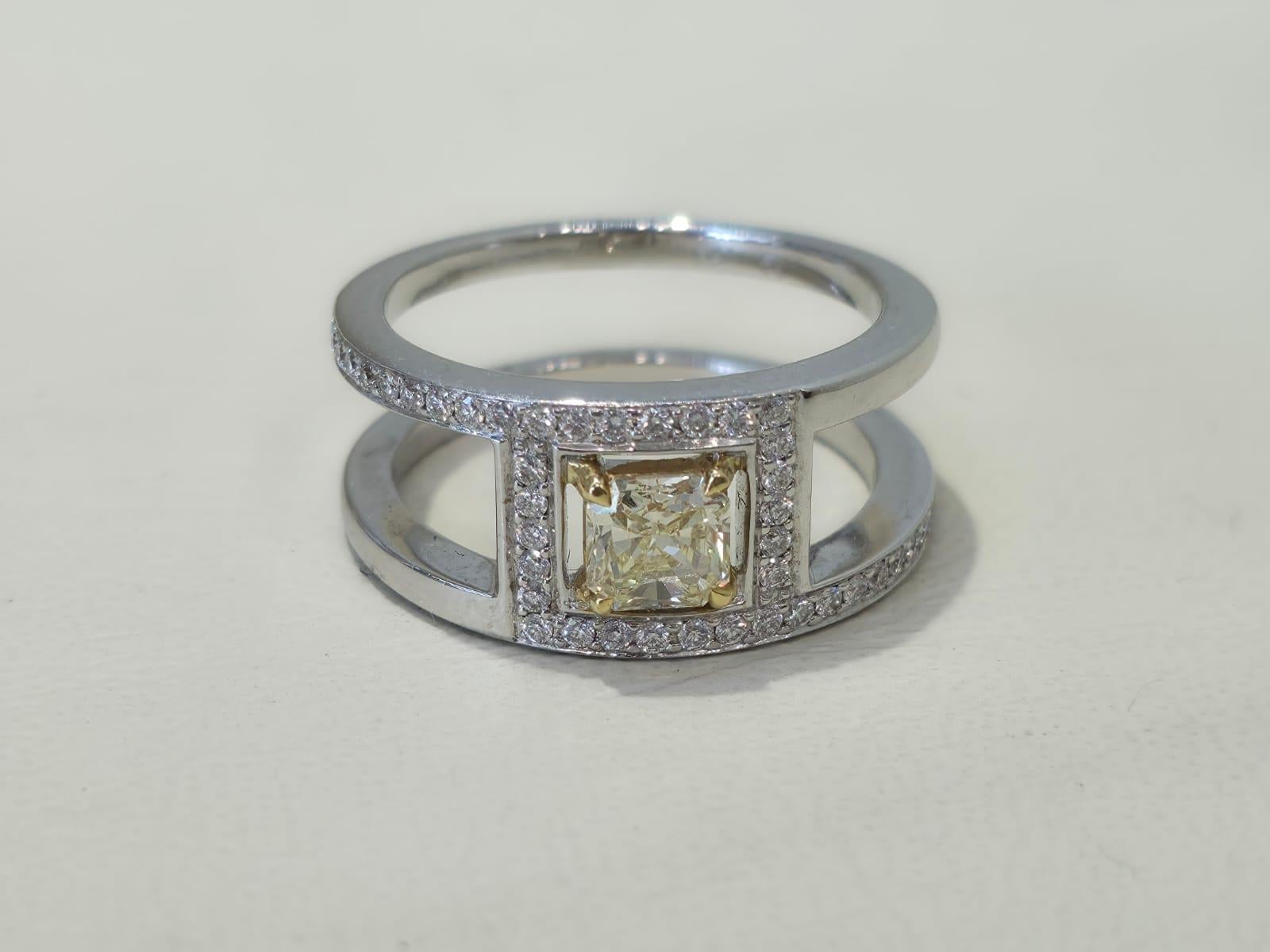 Anello in oro bianco 18k In condizioni Nuovo in vendita a Tel Aviv - Jaffa, IL