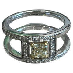Anillo de oro blanco de 18k