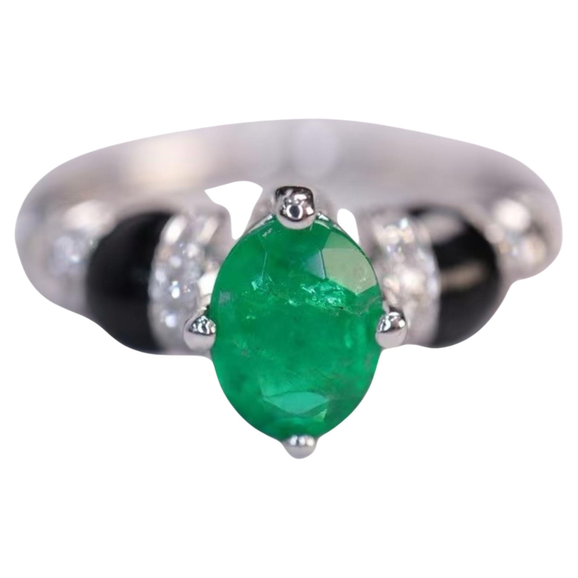 18K White Gold Zambian Emerald Ring with Diamonds For Sale