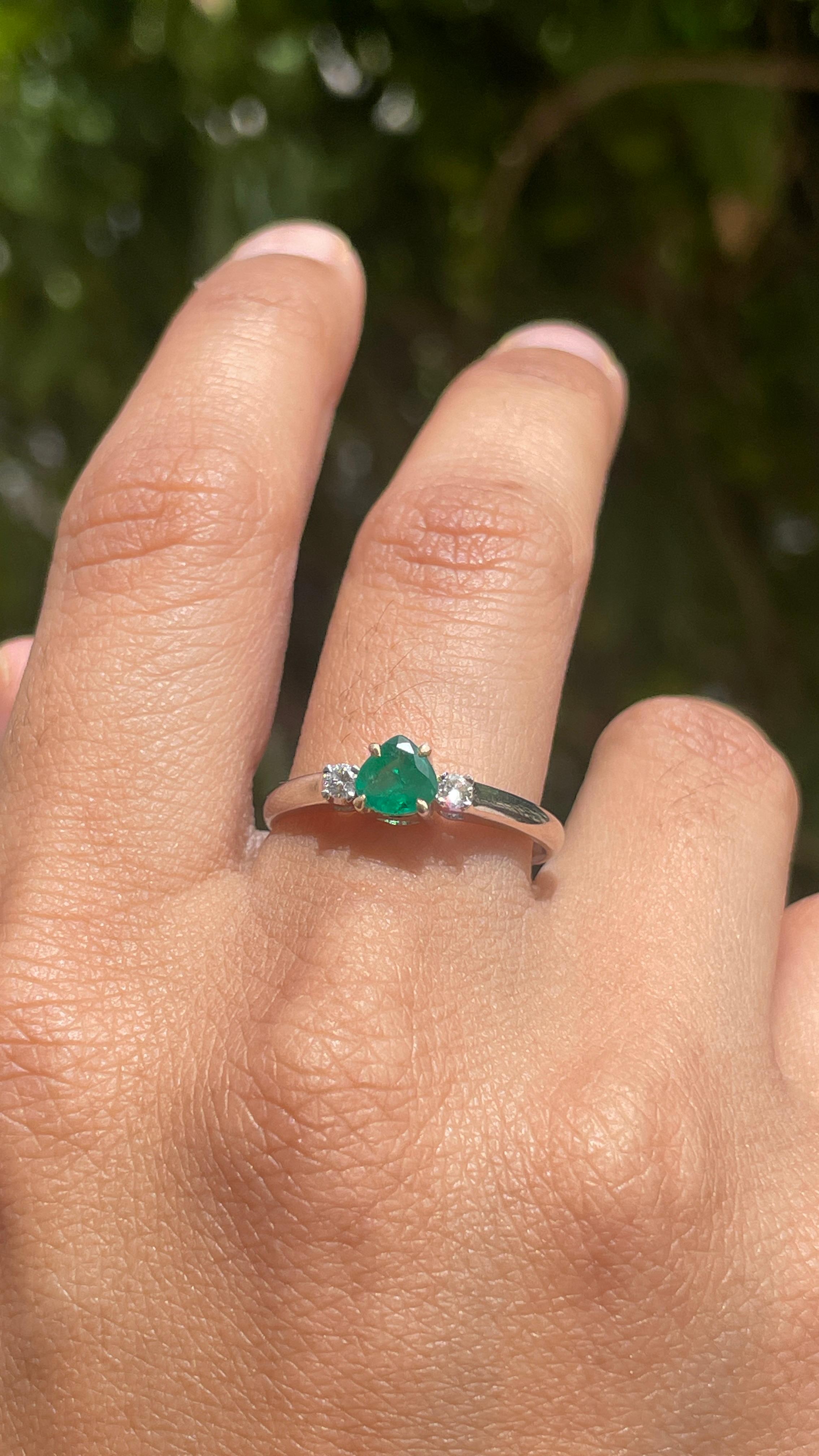 Natural Emerald and Diamond Three Stone Ring in 18k Solid White Gold  For Sale 3