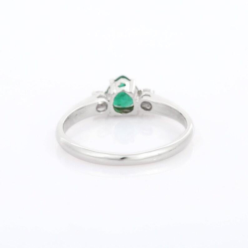 Natural Emerald and Diamond Three Stone Ring in 18k Solid White Gold  In New Condition For Sale In Houston, TX