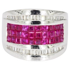 Anello in oro bianco 18k con rubini taglio principessa coltivati in laboratorio e accenti di diamanti - Misura 6,25