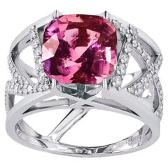 18K White Gold Ring, Pink Tourmaline 4 Carats, White Diamonds 0.87 Carats