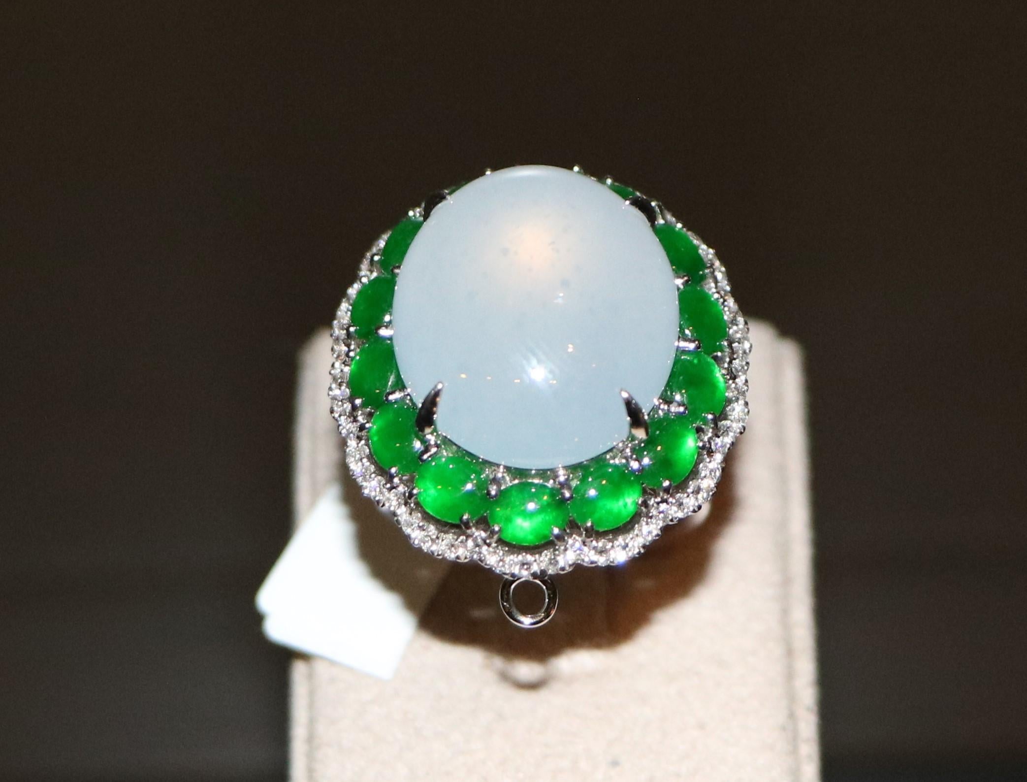 Cabochon 18K white gold ring set with jadeite and diamonds For Sale
