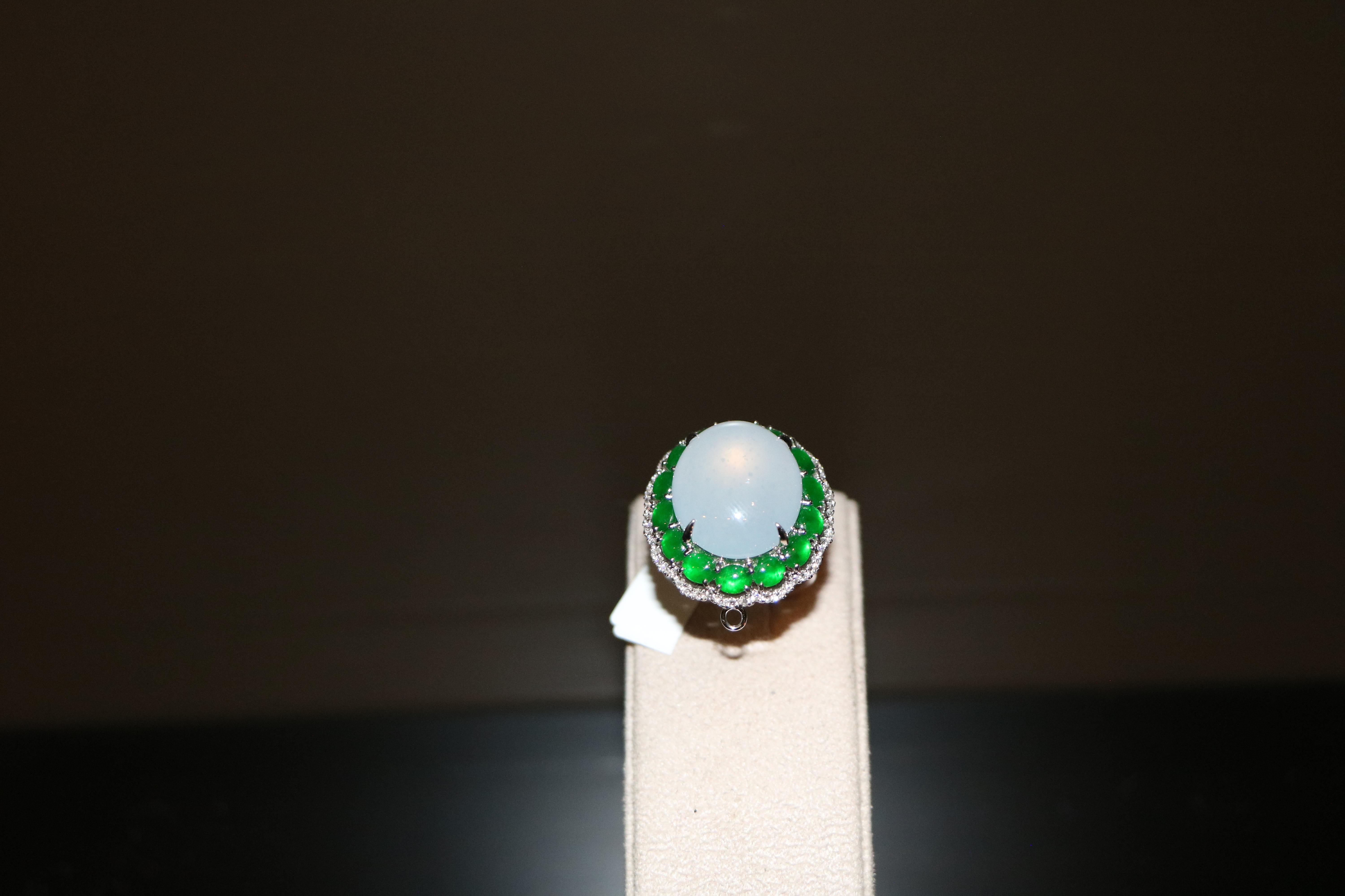 Women's or Men's 18K white gold ring set with jadeite and diamonds For Sale