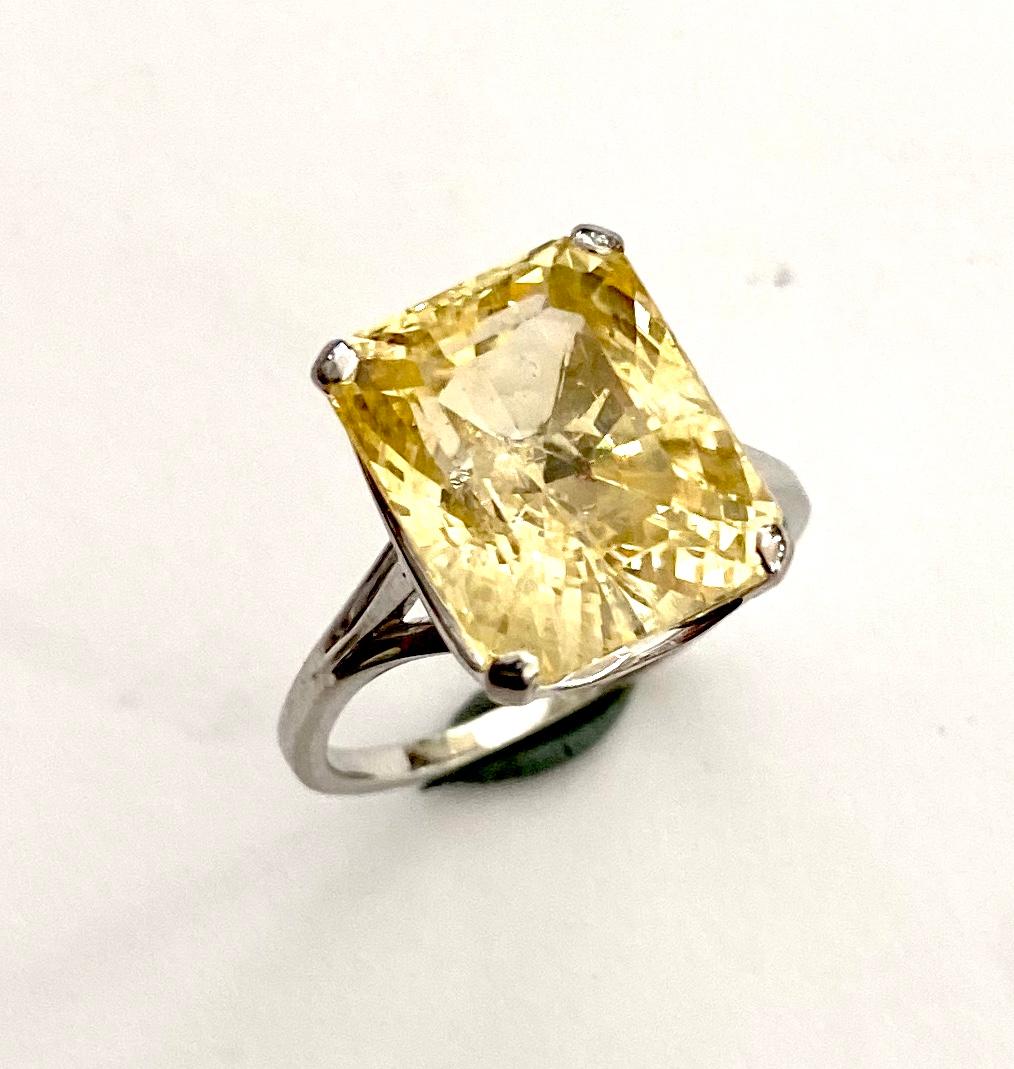 Modernist 18 Karat White Gold Ring Set with One Natural Yellow Sapphire, 15.32 Carat