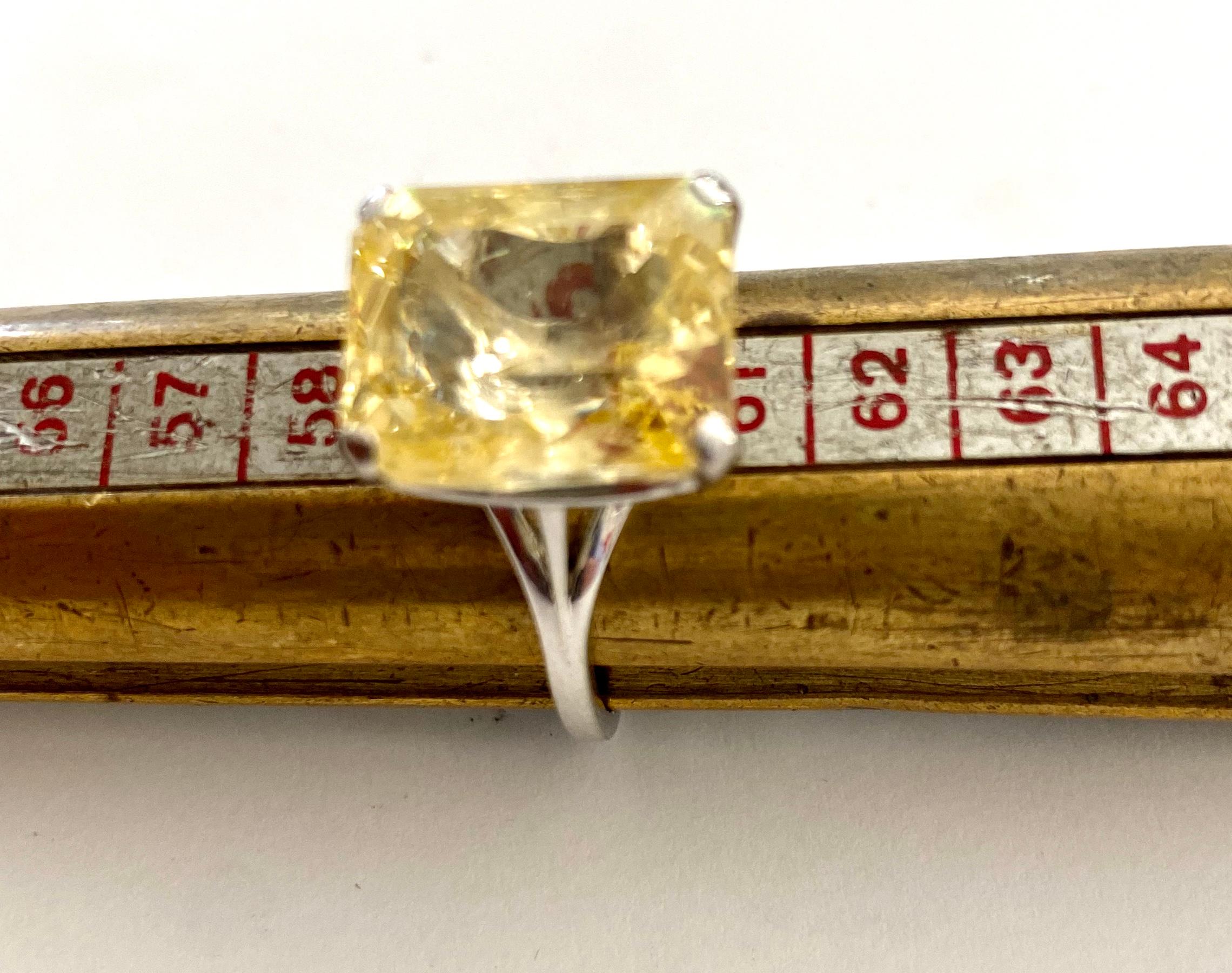 18 Karat White Gold Ring Set with One Natural Yellow Sapphire, 15.32 Carat 1