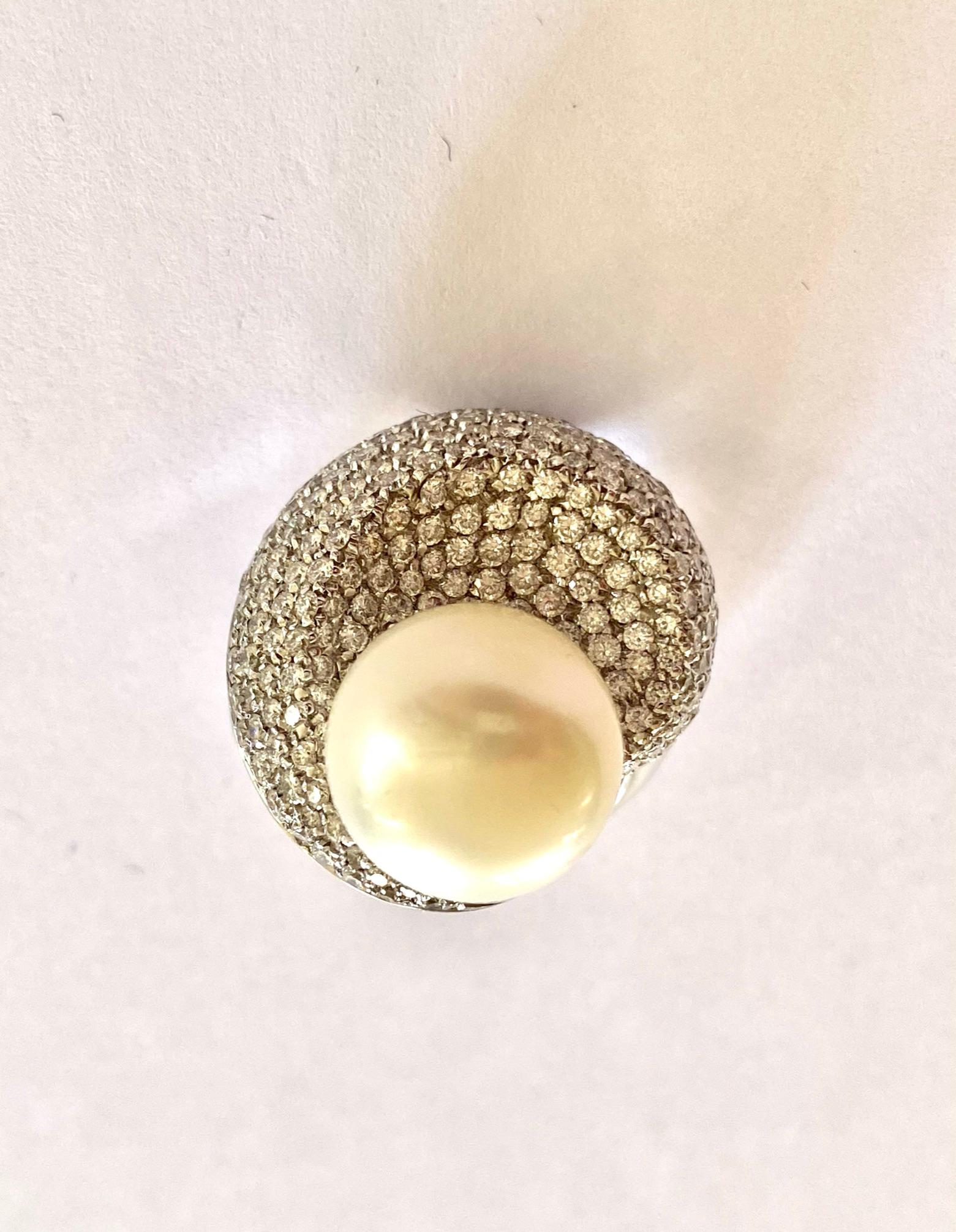 Brilliant Cut 18 Karat Gold Ring Signed: CANTEMESSA, Set with 218 Diamonds and One ‘1’ Pearl For Sale