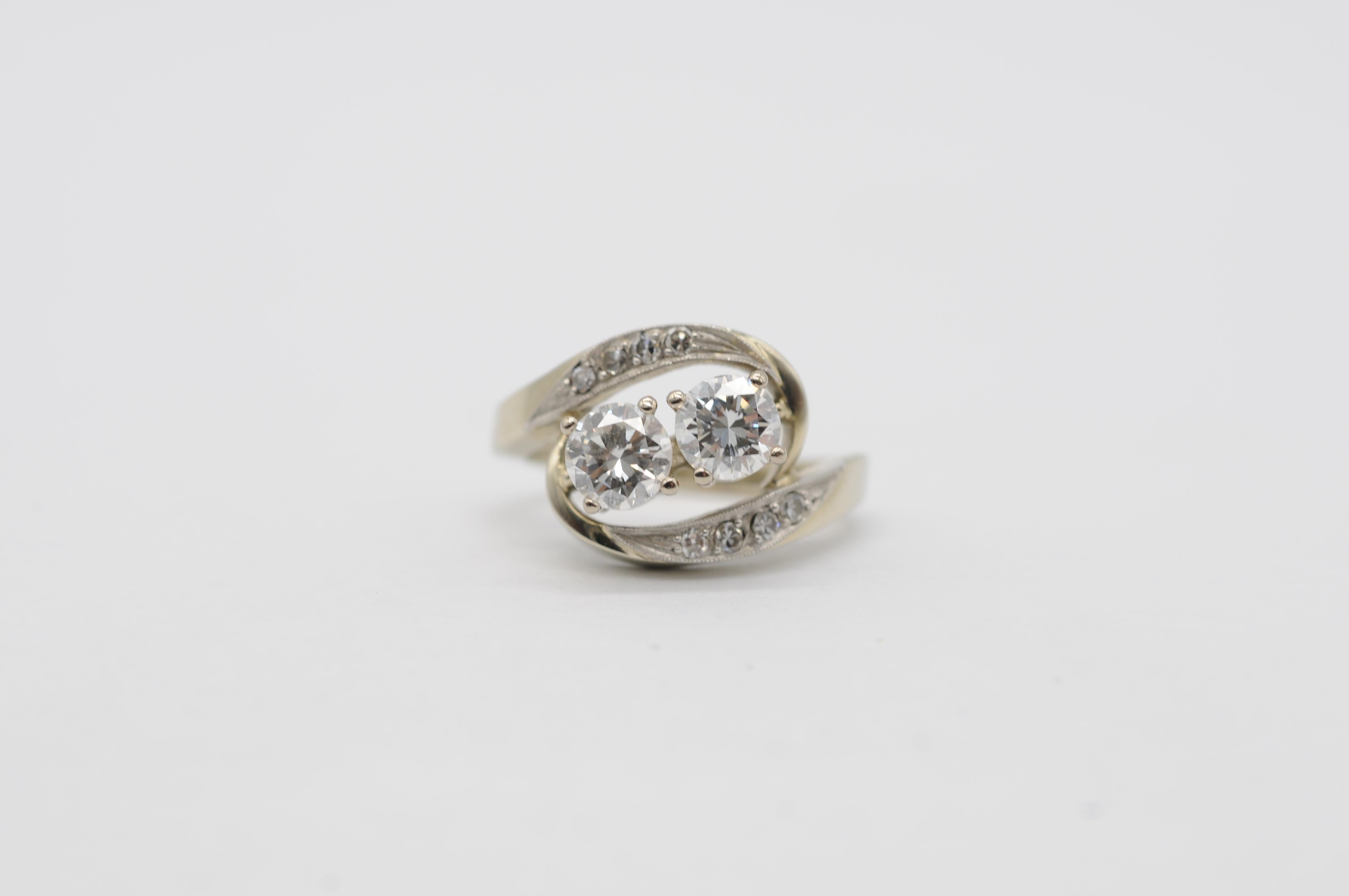 Anillo de oro blanco de 18 quilates con diamantes talla brillante total de 0,50 quilates, F-G, VVS2-VS1 Movimiento estético en venta