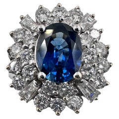 Bague en or blanc 18K avec 1.00Ct. Saphir et diamants 1,95 ct. (Taille 6.75)