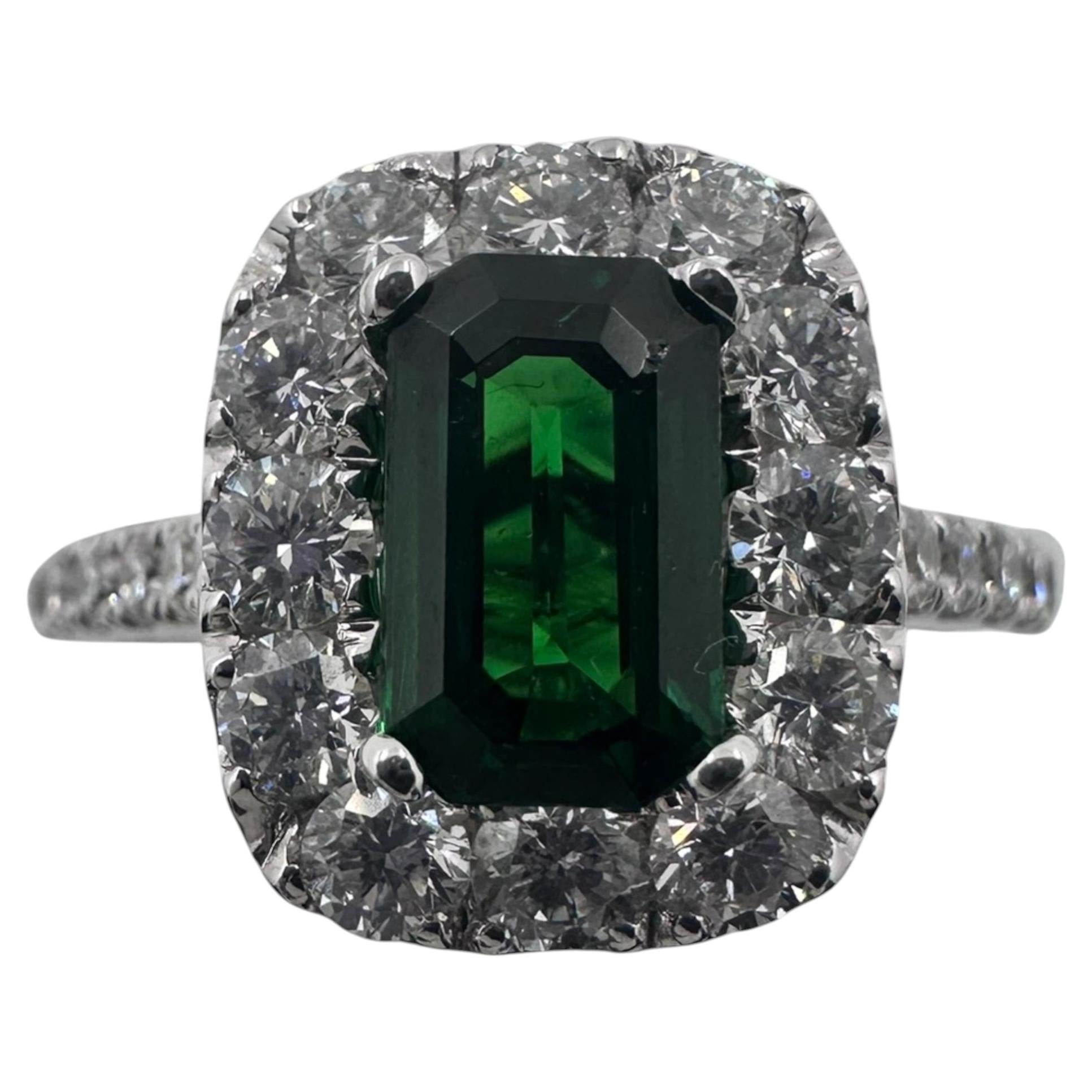 18k Weißgold Ring mit 1,02 Ct. Tsavorit und Diamanten 0,91 Ct. (Größe 6.00) im Angebot
