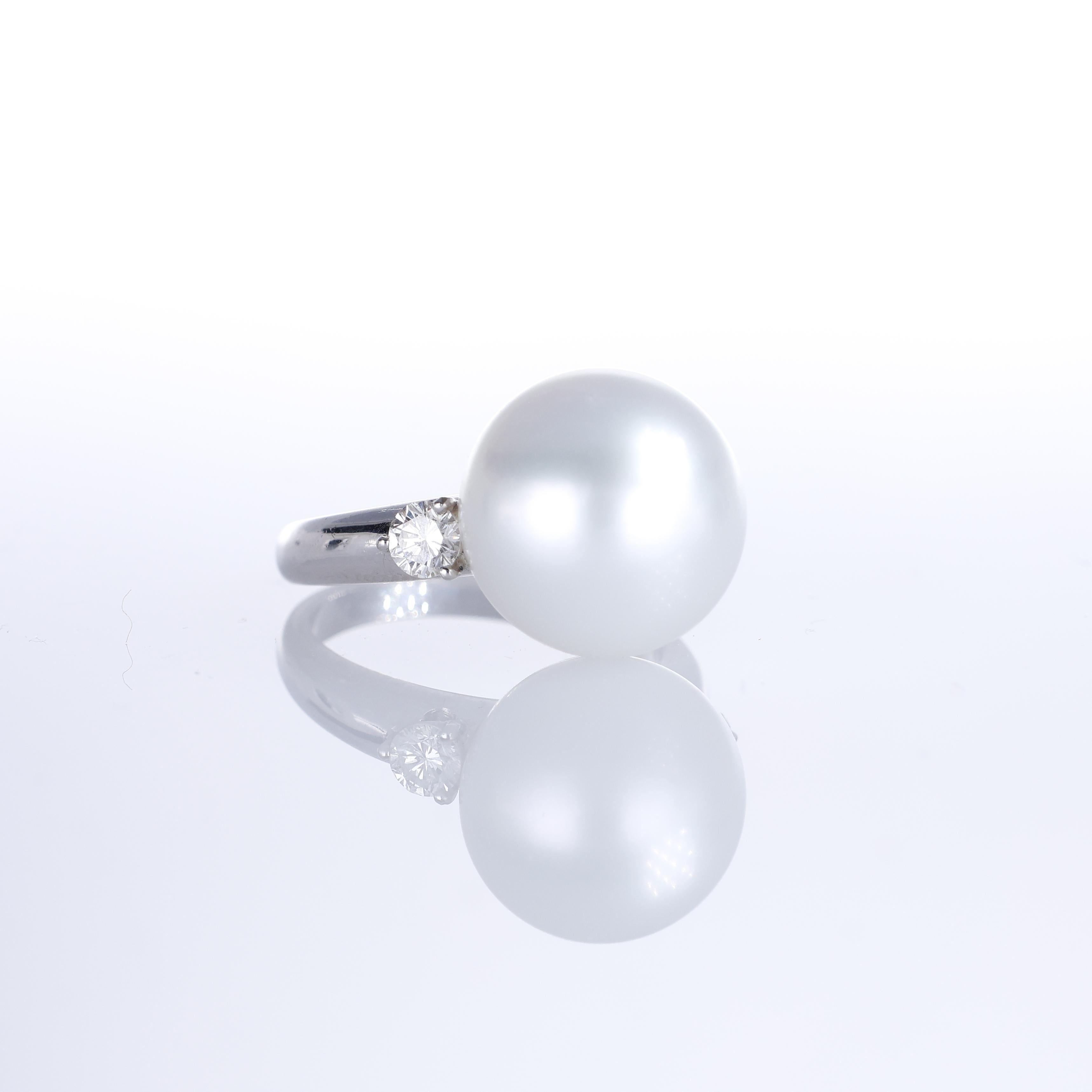 Brilliant Cut 18K White Gold Ring with 13.5mm White Pearl and Brilliant-Cut Diamonds For Sale