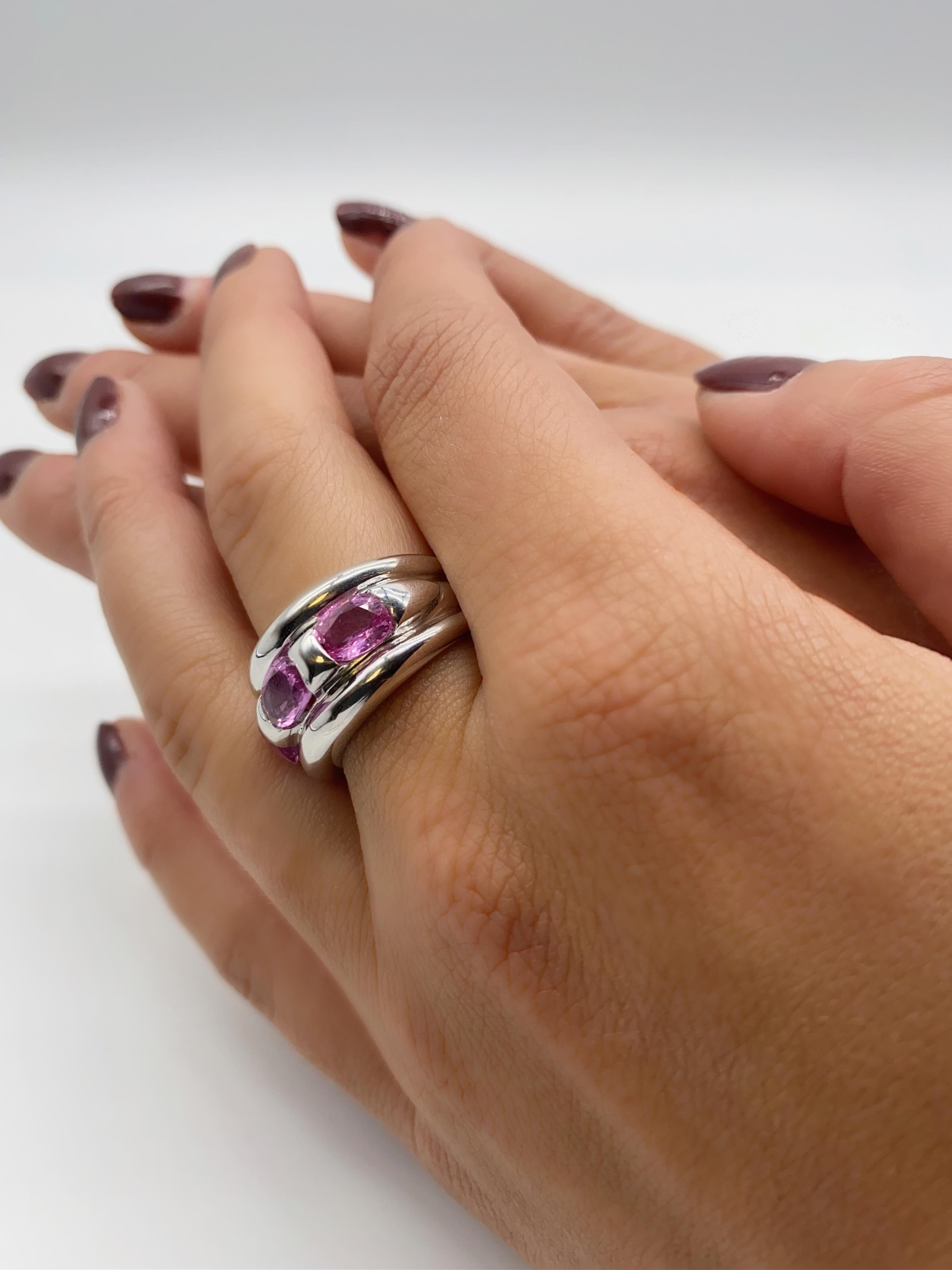 18K White Gold Ring with 3 Pink Sapphires In New Condition In Vannes, FR