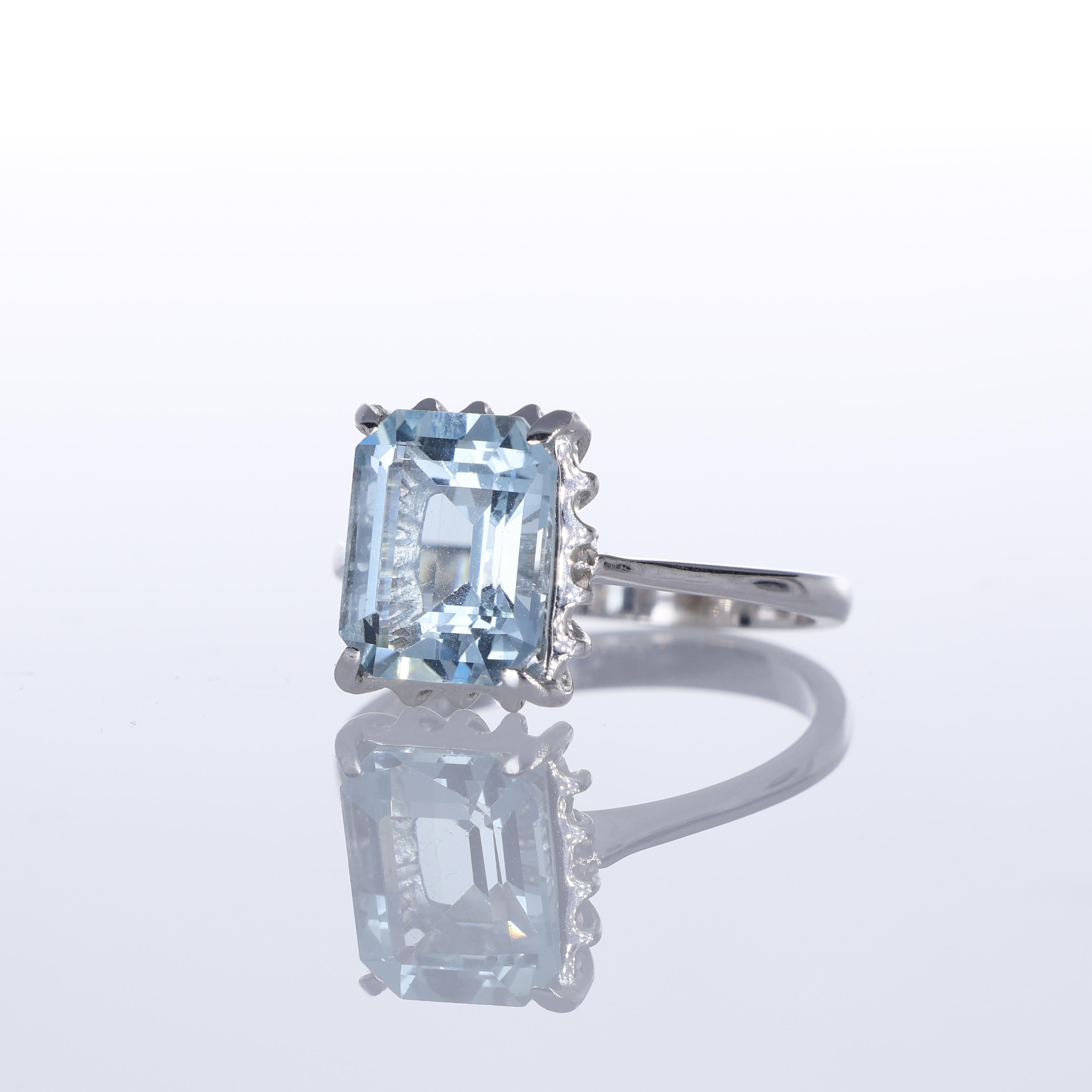 Emerald Cut 18K White Gold Ring with 3.20-Carat Emerald-Cut Aquamarine For Sale