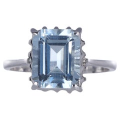 18K White Gold Ring with 3.20-Carat Emerald-Cut Aquamarine