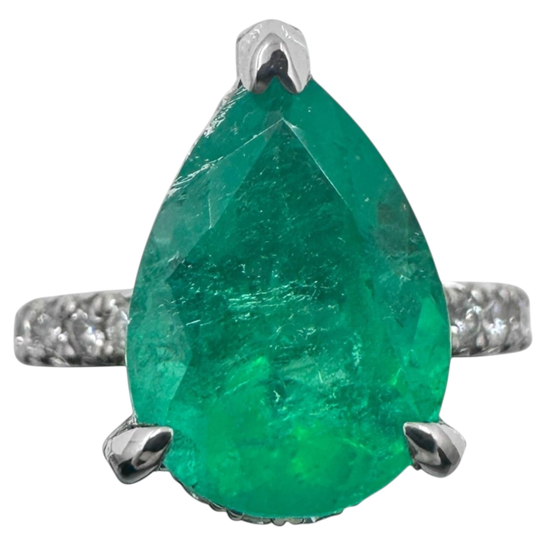 18k White Gold Ring with 3.36 Ct. Emerald and Diamonds 0.98 Ct. (Size 6.75) For Sale
