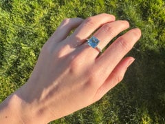 18k Weißgold Ring mit 3,5 Karat Aqua Marine + 0,14 Karat Pave Diamant