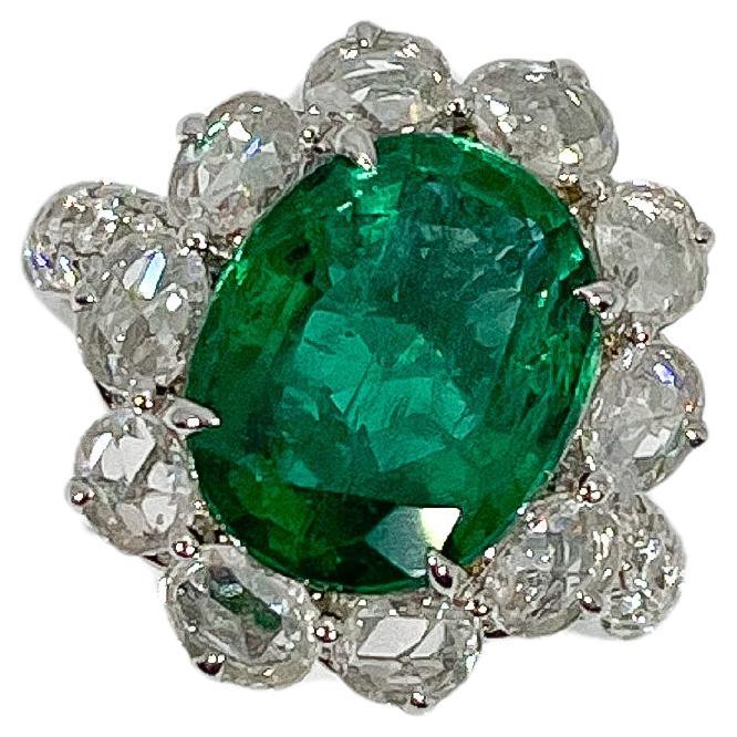 Anillo de Oro Blanco de 18K con Esmeralda de 4,62 y Diamantes de 1,39 CTW