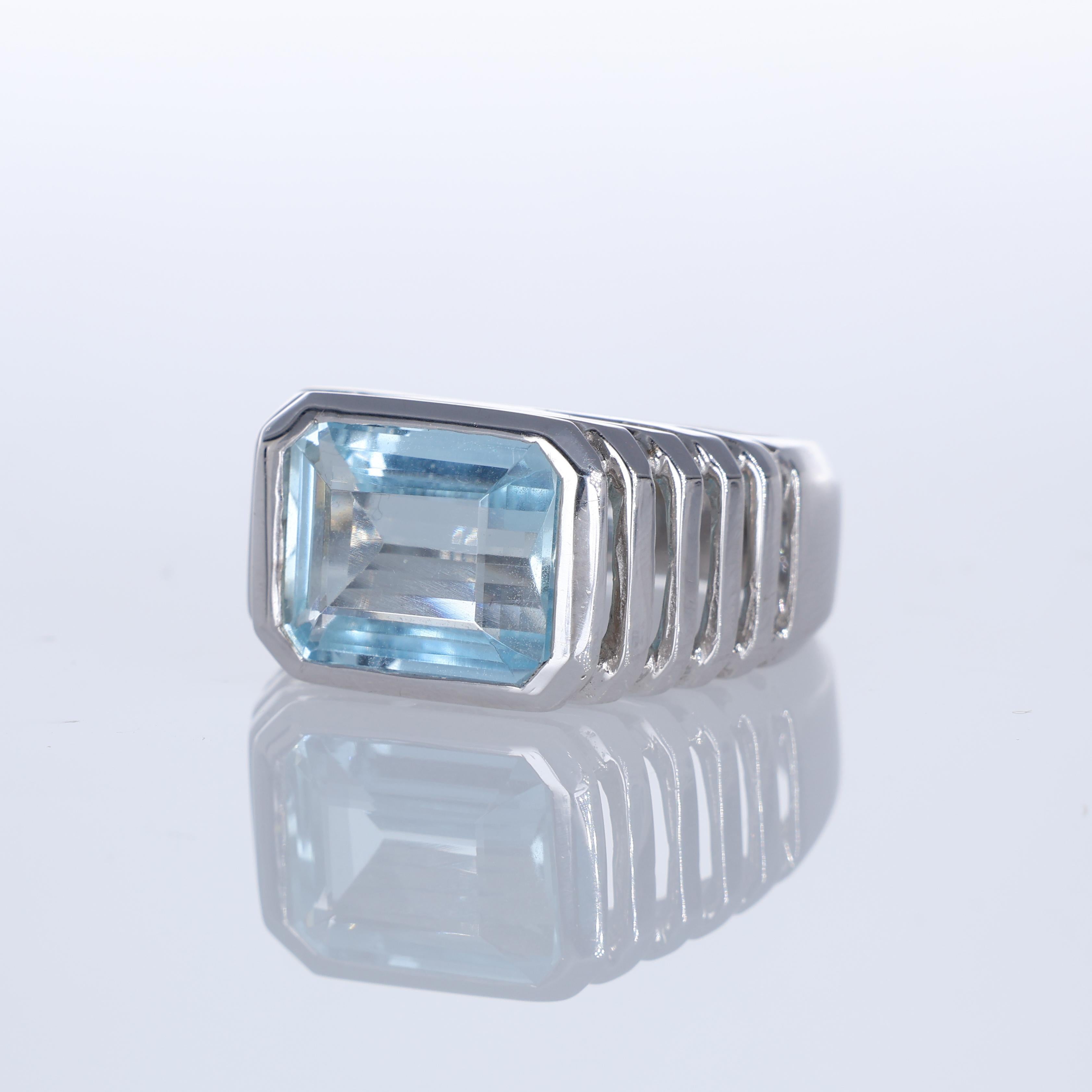 Emerald Cut 18K White Gold Ring with 4.98-Carat Emerald-Cut Aquamarine For Sale