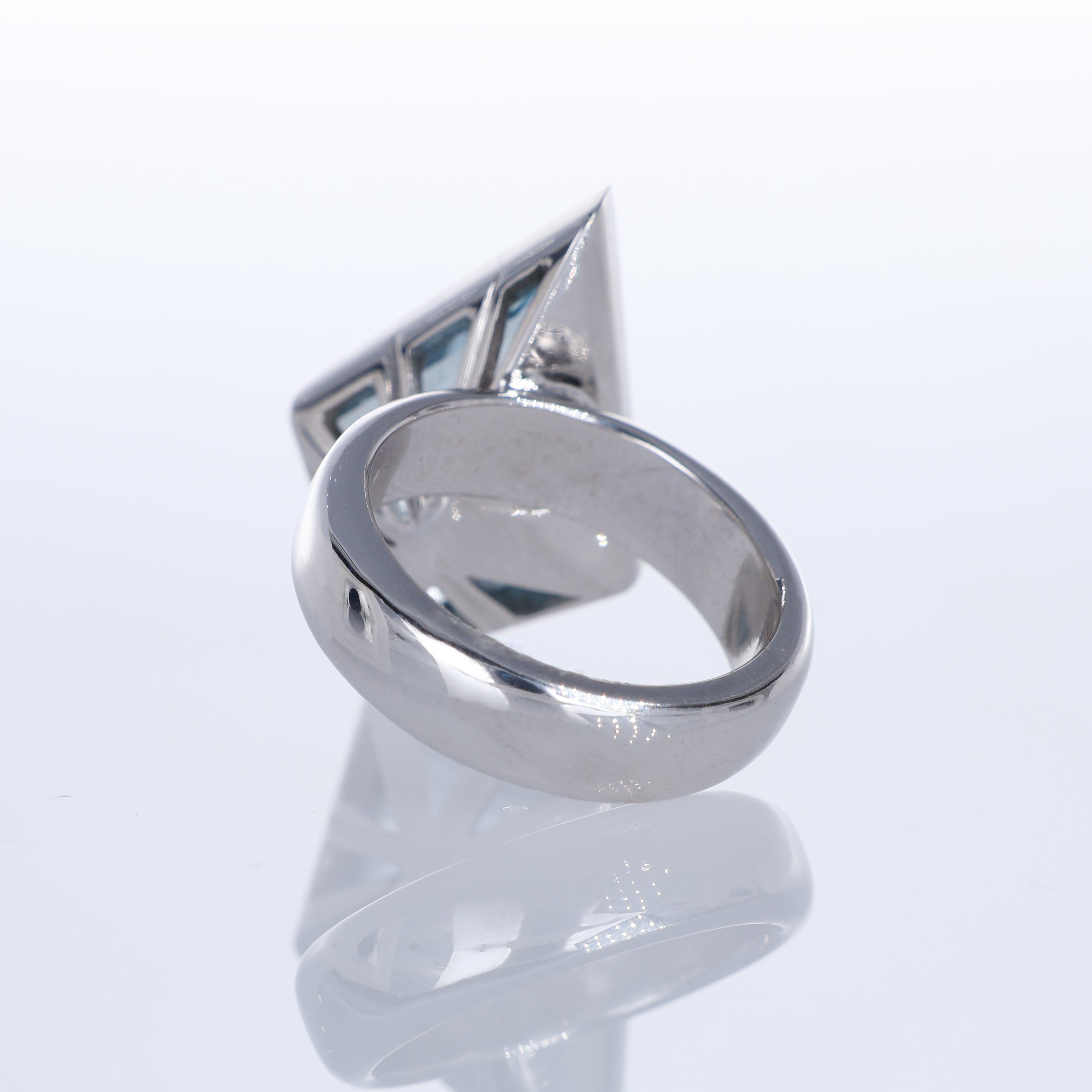 18K White Gold Ring with 7.07-Carat Rhombus-Cut Aquamarine For Sale 1