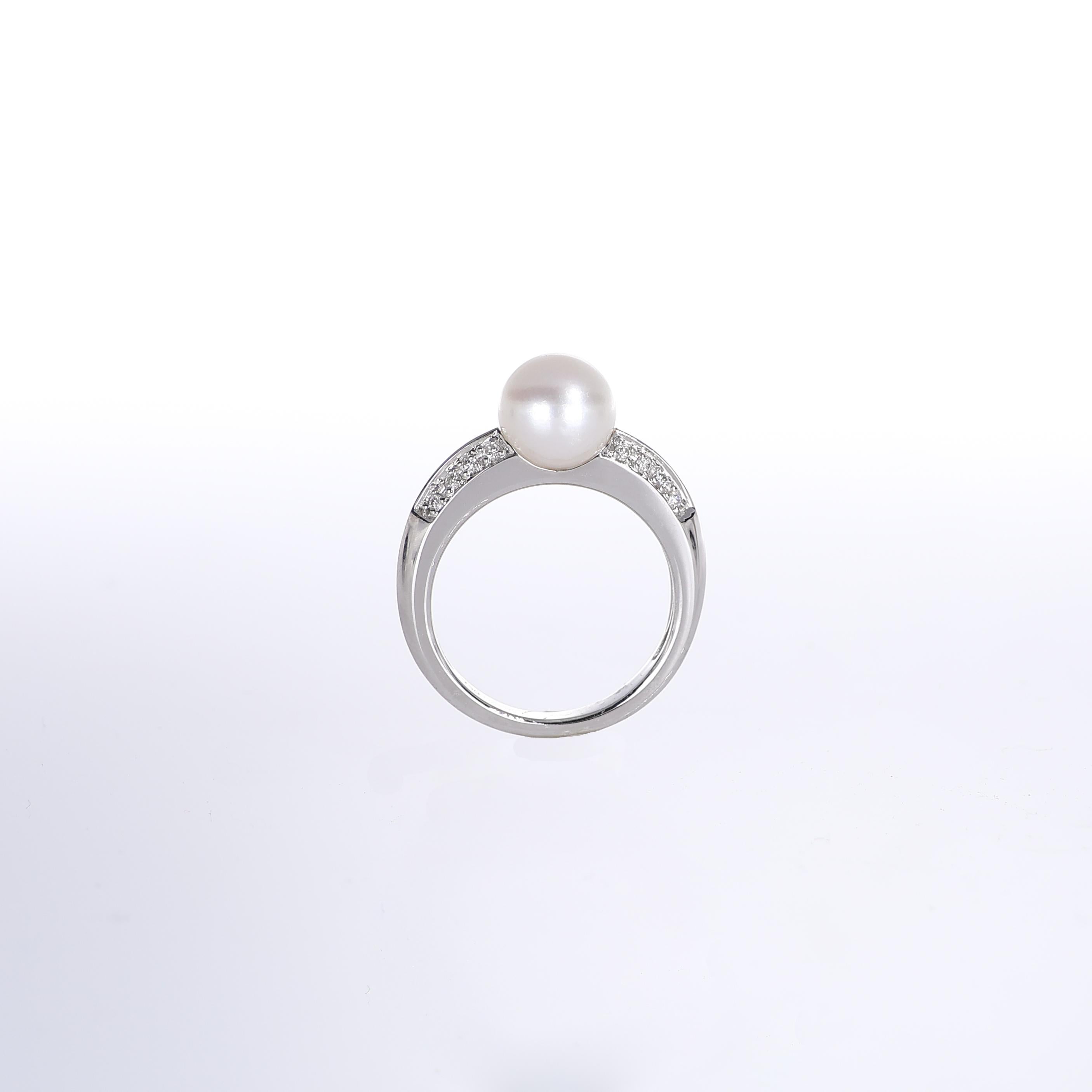 IMPORTANT NOTE:
✔ No additional costs will be added to this order.
✔ Shipping and customs duties are fully covered by us.
--------------------
A refined 18k white gold ring featuring an elegant 8mm white pearl at its center, complemented by a