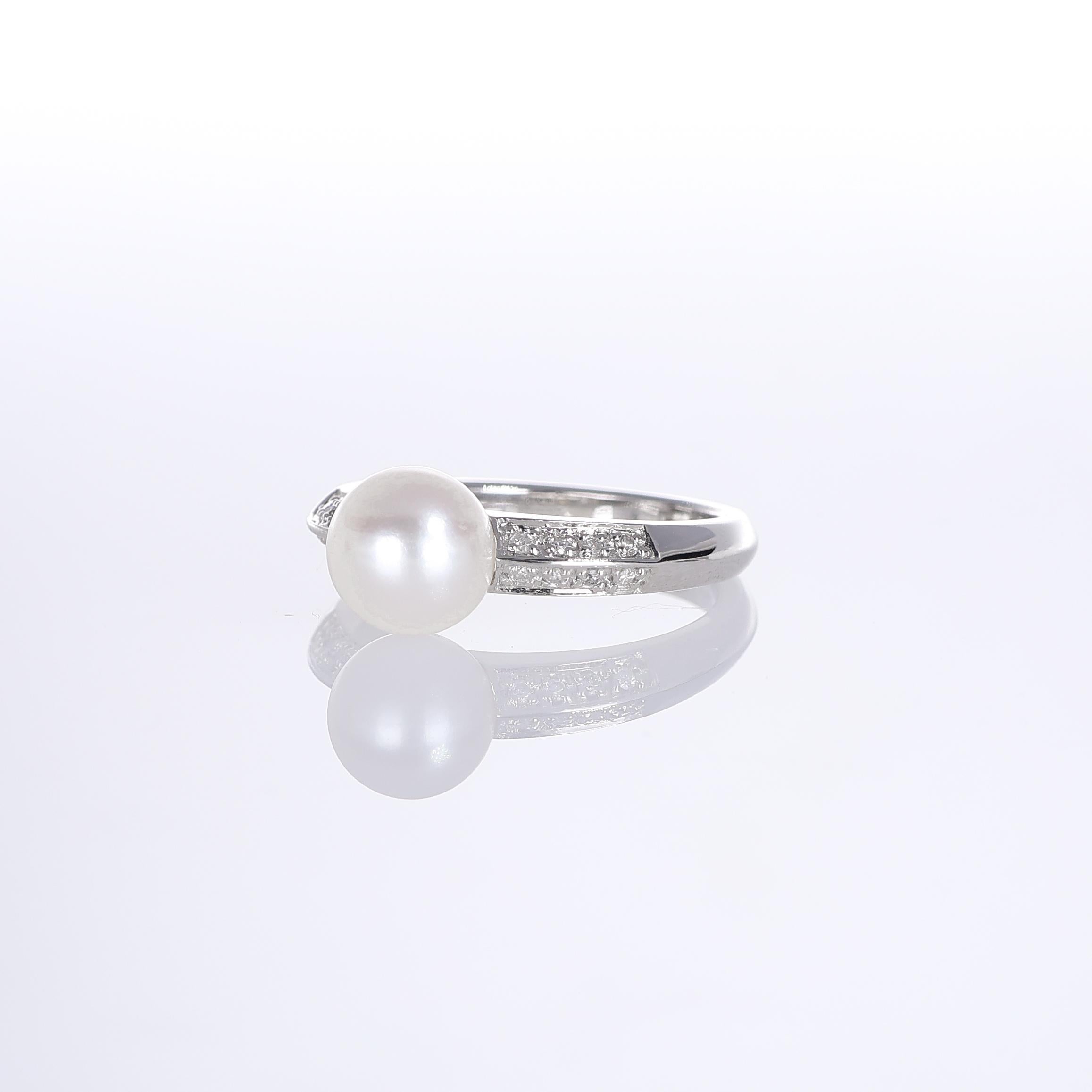 18k White Gold Ring with 8mm White Pearl and Diamond Pavé In New Condition For Sale In Bergamo, BG