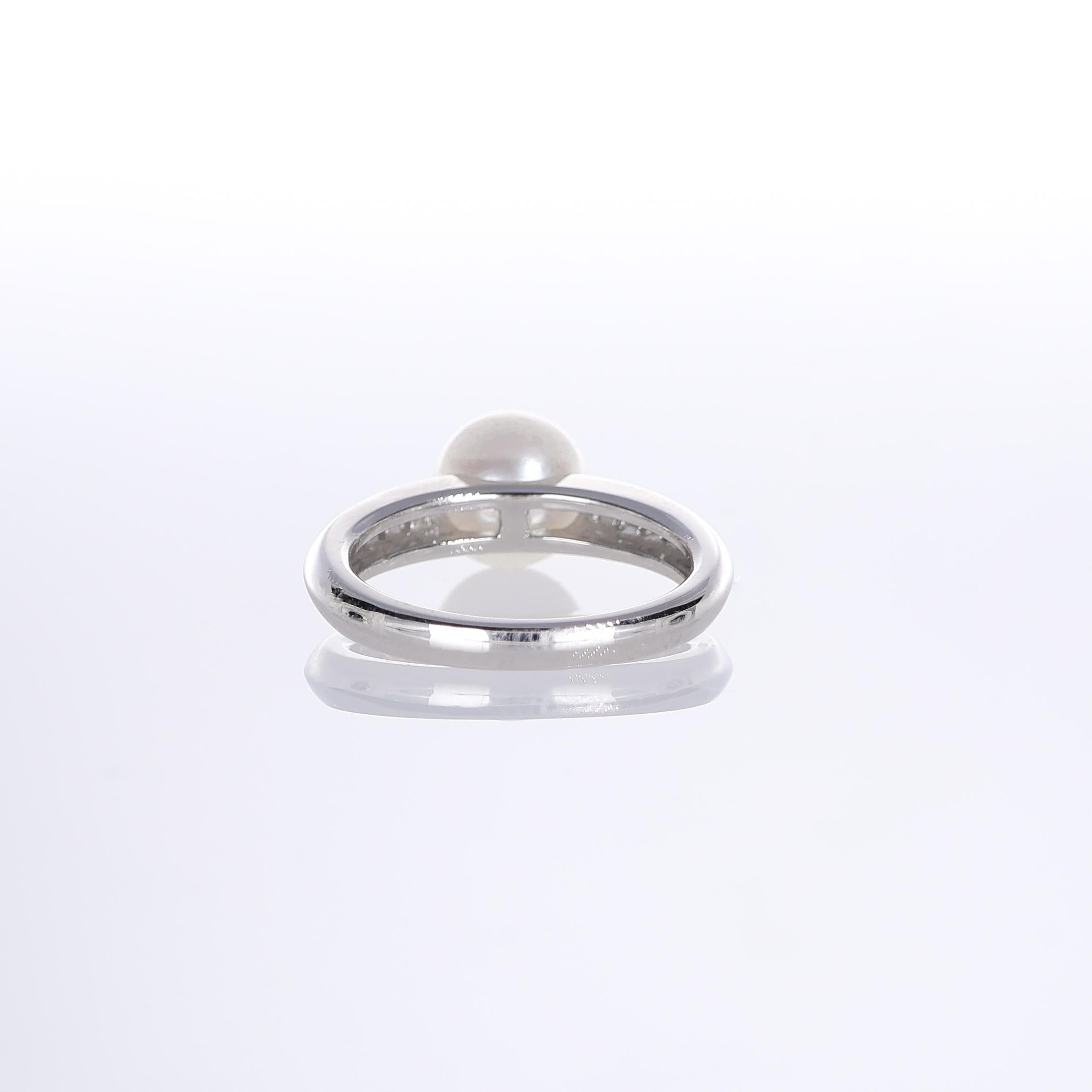 18k White Gold Ring with 8mm White Pearl and Diamond Pavé For Sale 1