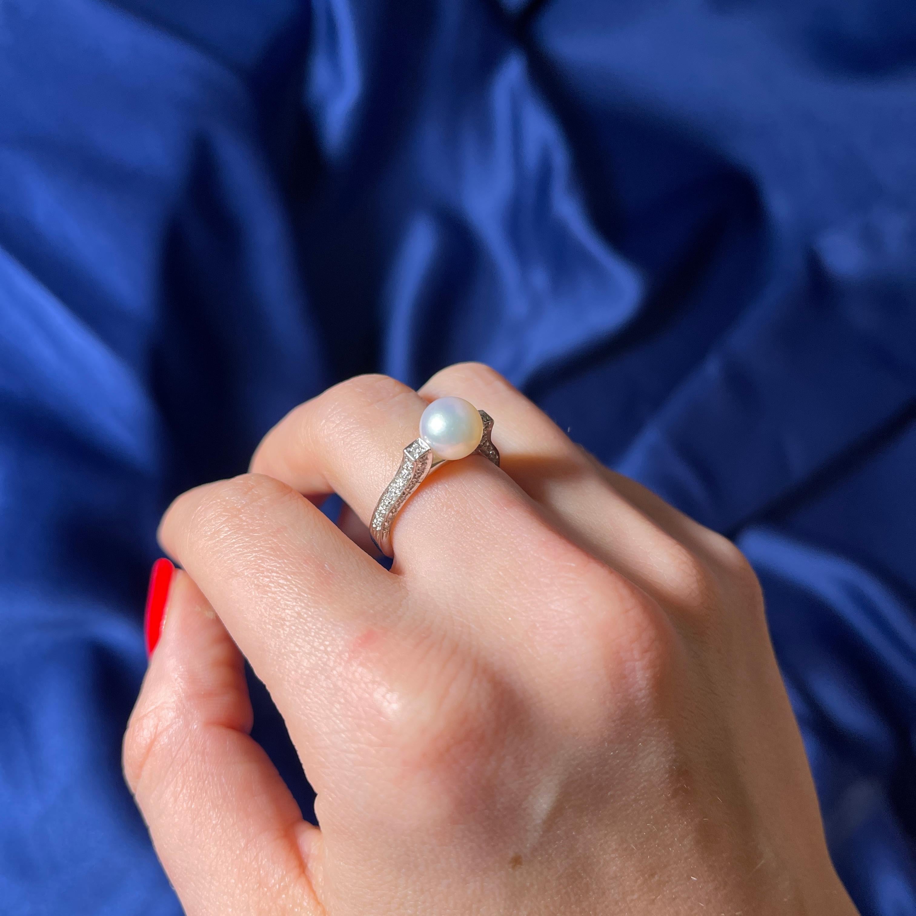 18k White Gold Ring with 8mm White Pearl and Pavé Diamond Band For Sale 3