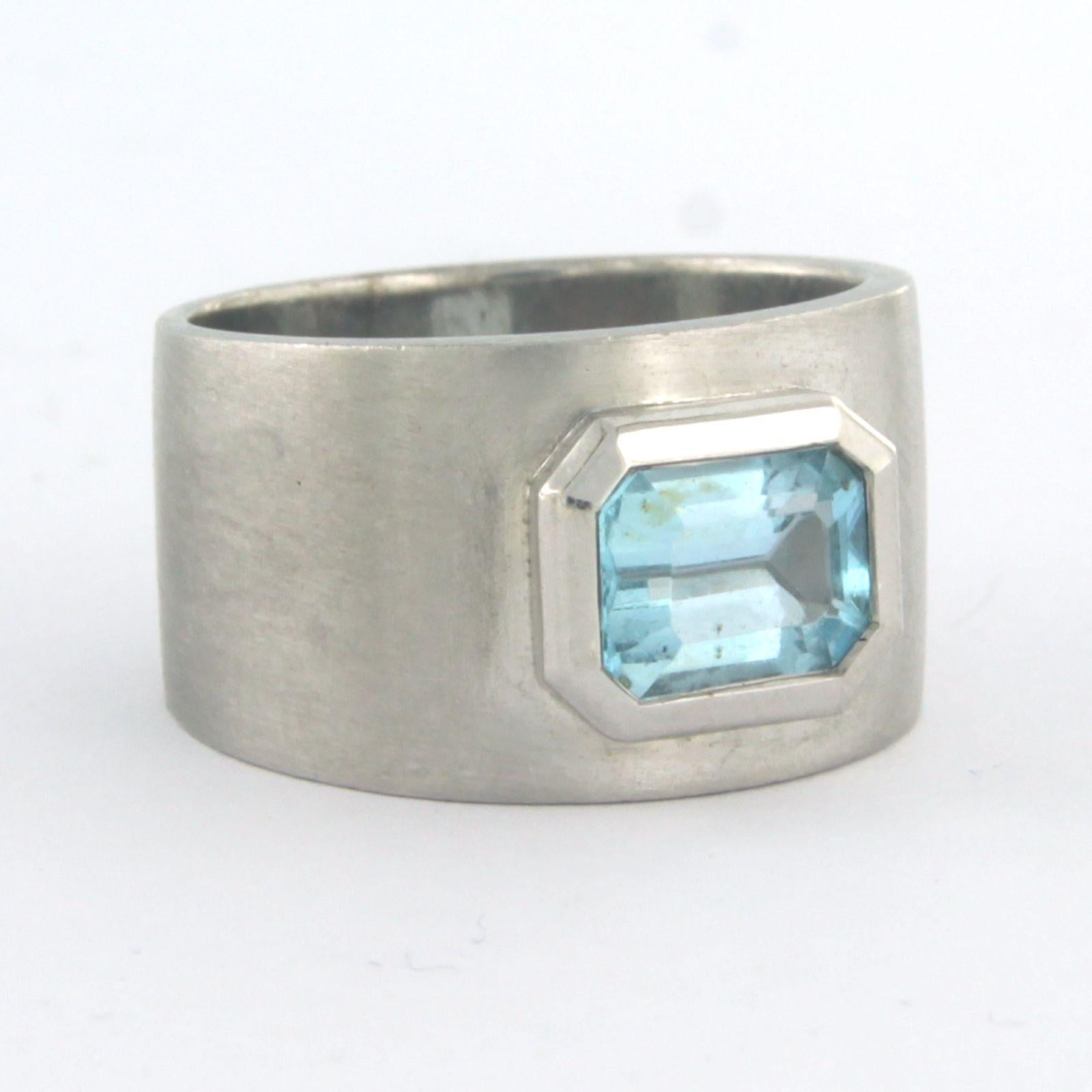 18k white gold ring with aquamarine up to 1.05 ct - ring size U.S. 7.25 - EU 17.5(55)

Detailed description

the top of the ring is 1.2 cm wide and 4.2 mm high

Ring size US 7.25 - EU 17.5(55), ring can be enlarged or reduced a few sizes at cost
