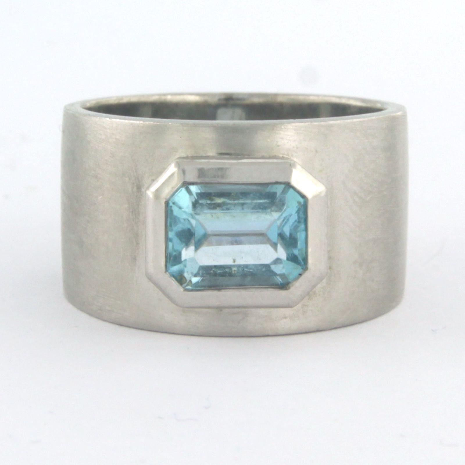 18k white gold ring with aquamarine up to 1.05 ct For Sale 2