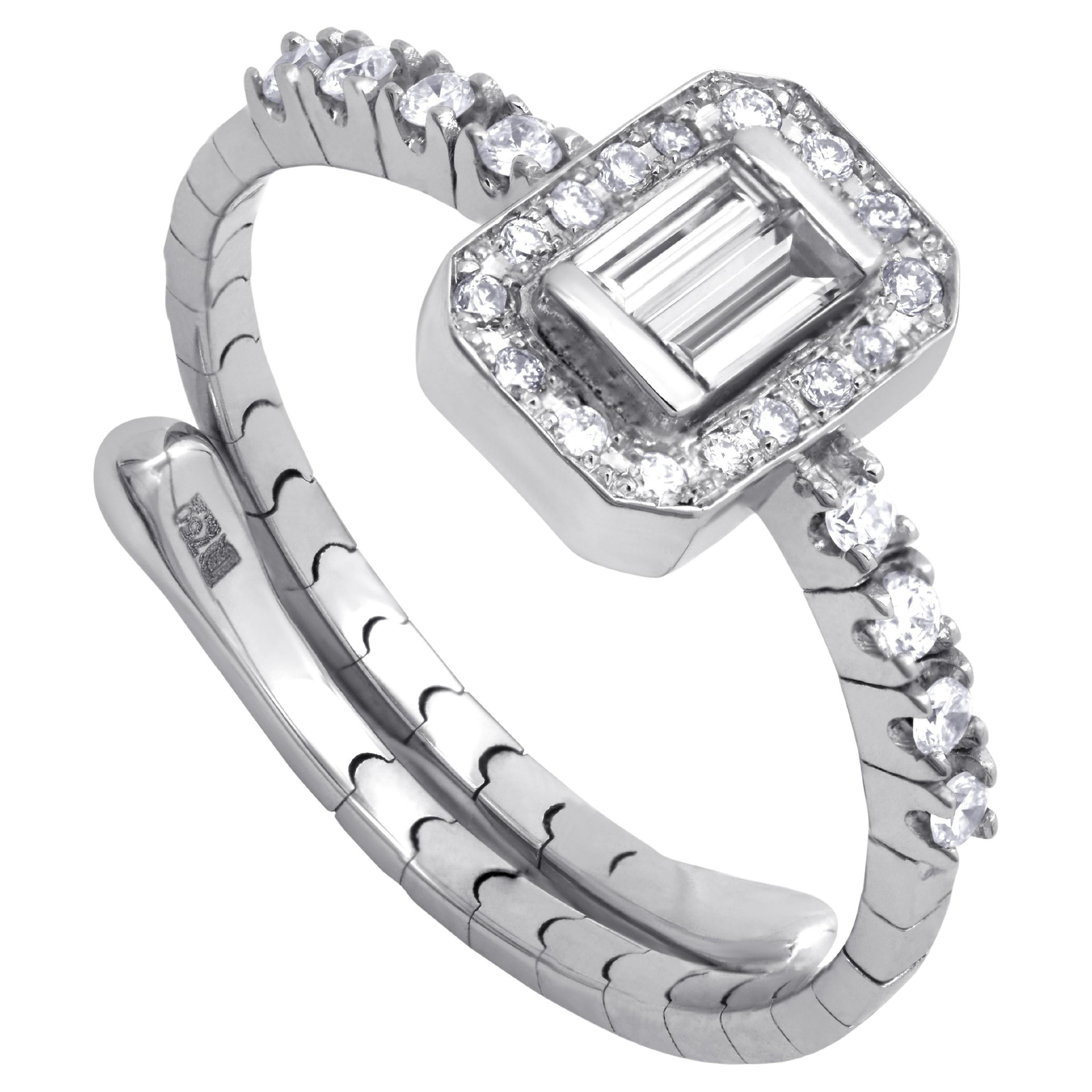 18k White Gold Ring with Baguette and Brilliant Diamonds For Sale